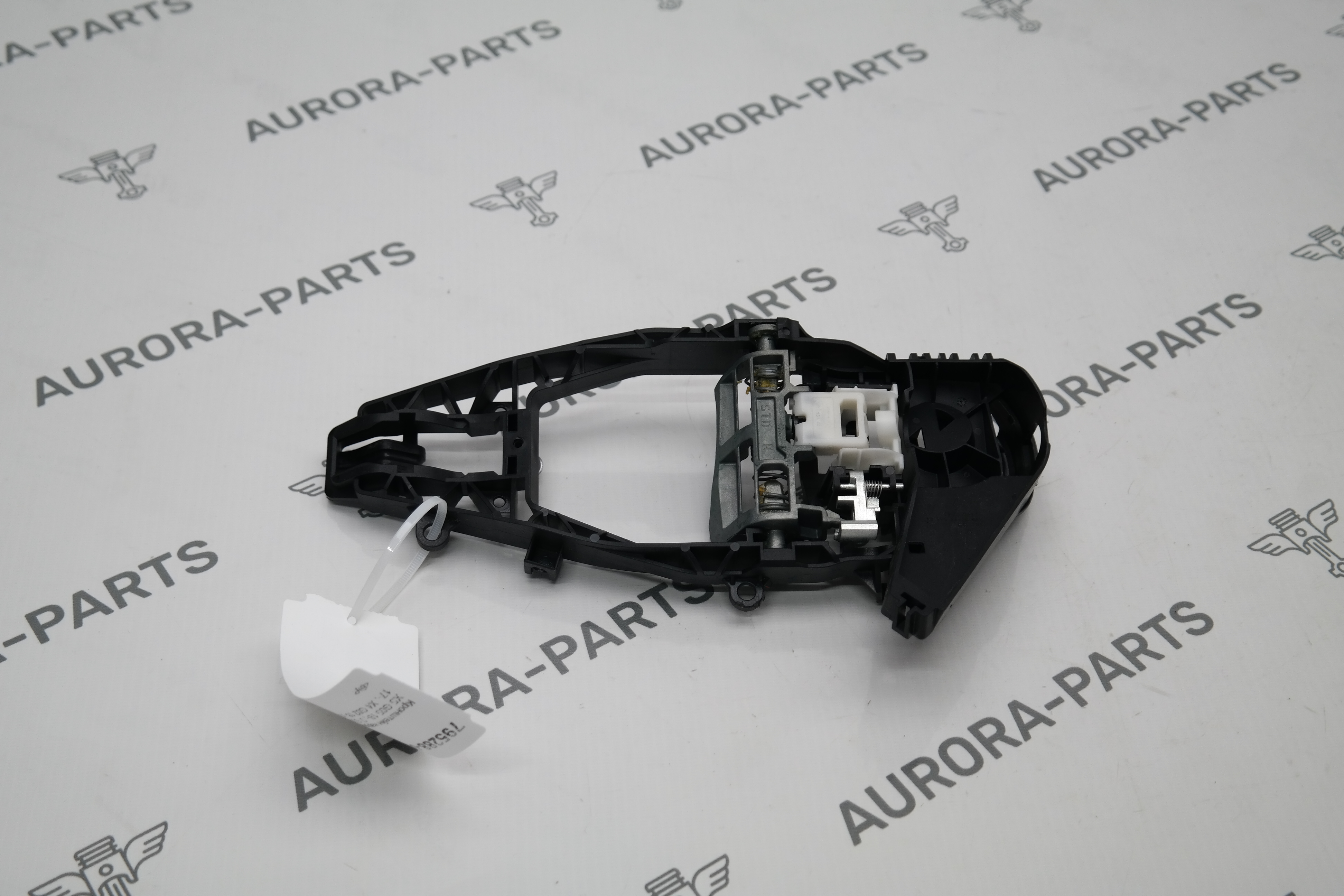 Кронштейн наружной ручки RH BMW X5