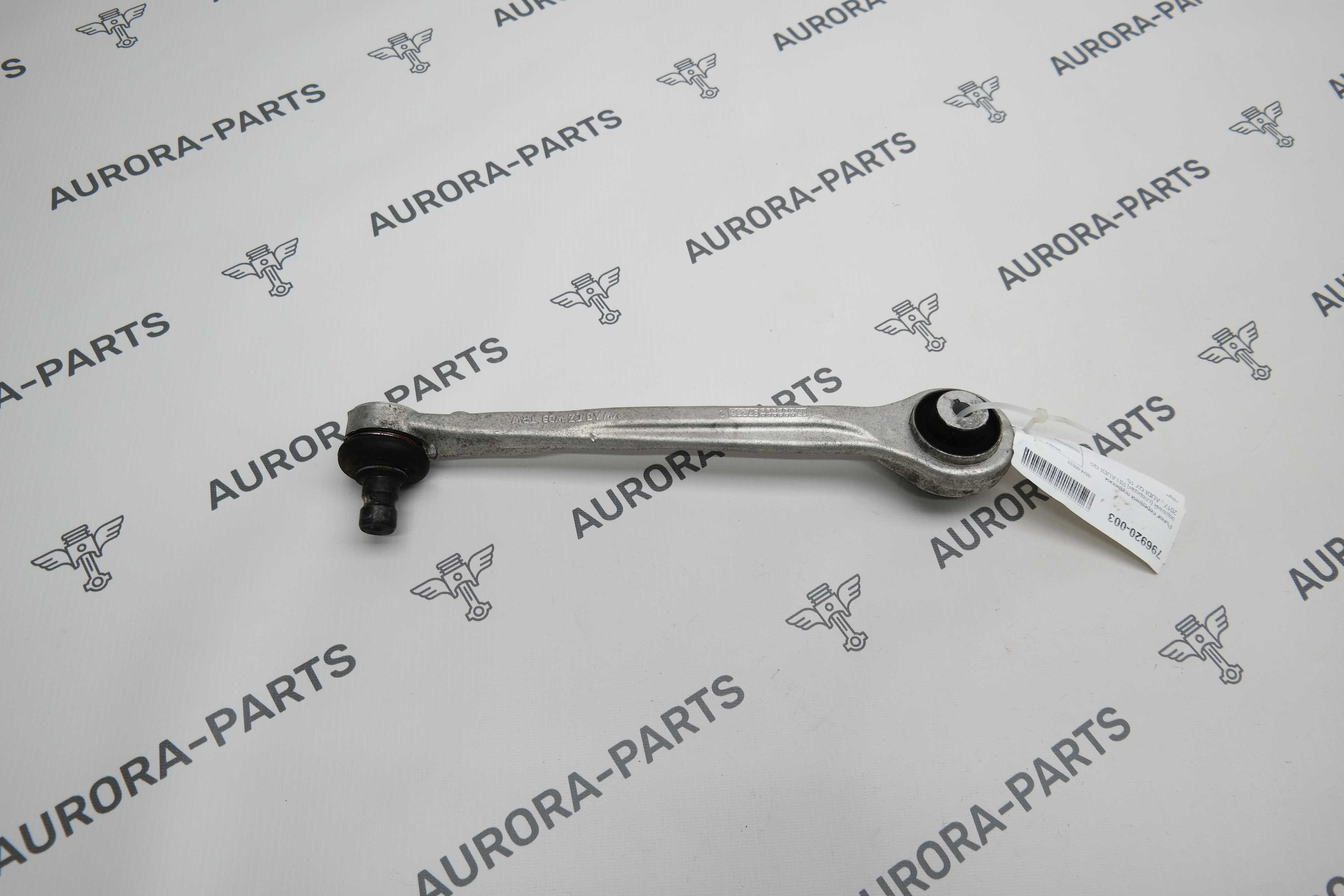 Рычаг передней подвески верхний (спереди) RH Audi Q5 