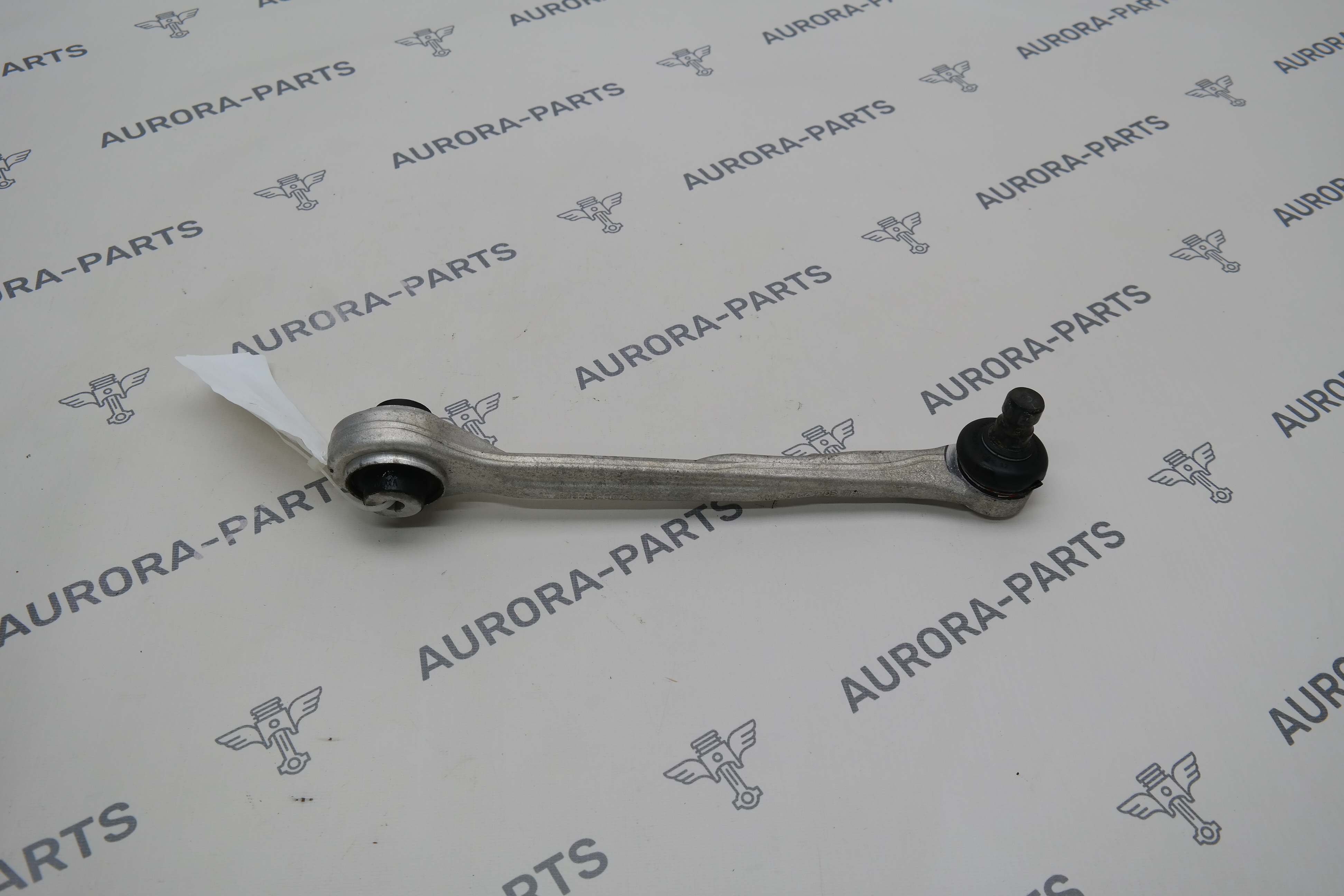 Рычаг передней подвески верхний (спереди) RH Audi Q5 