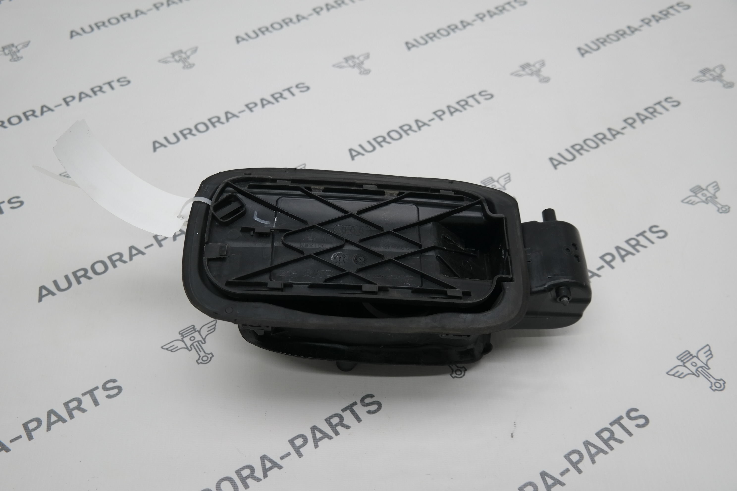 Колодец заливной горловины топливного бака Audi Q5