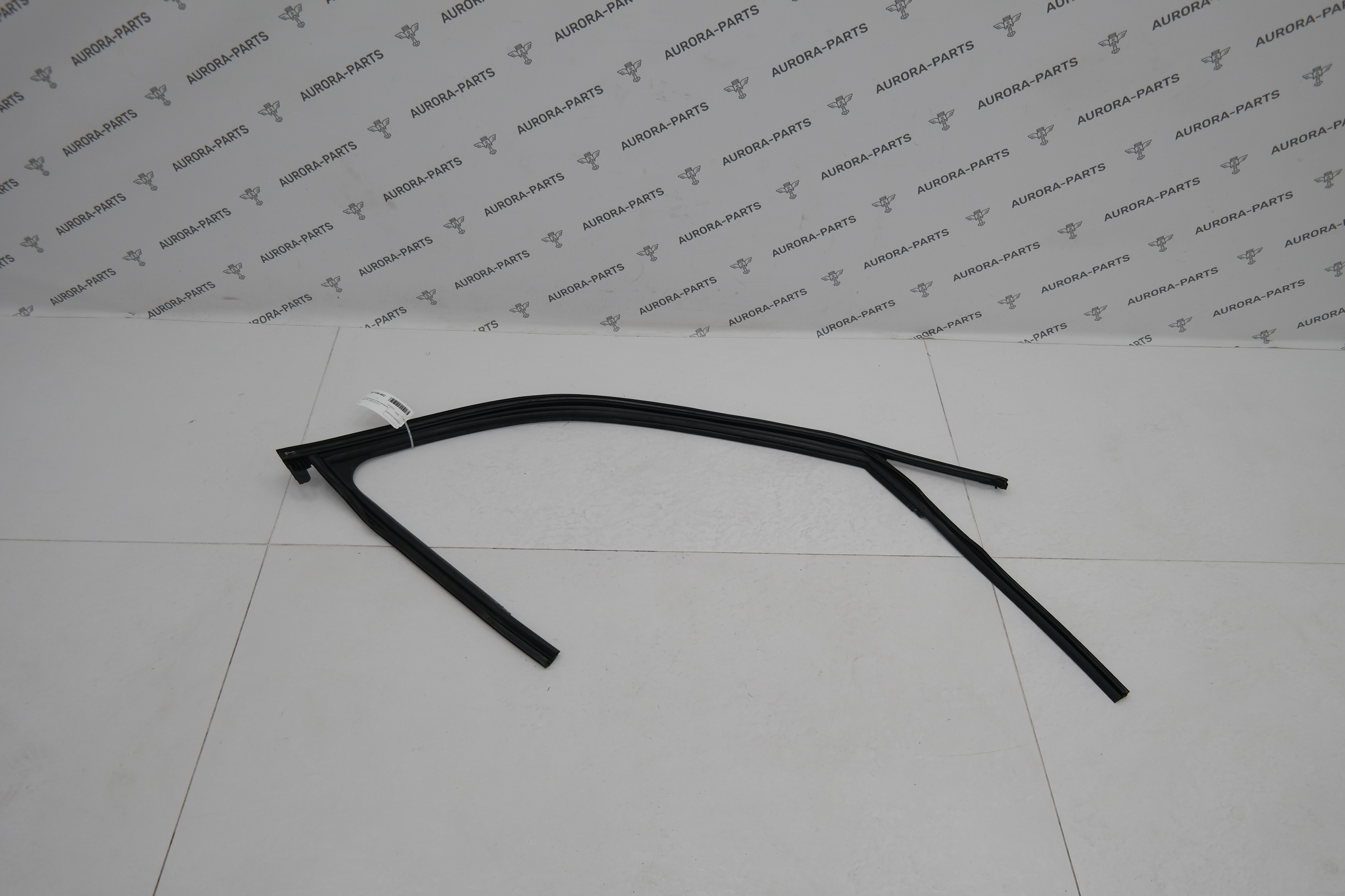 Направляющая стекла передней двери RH Audi Q5 