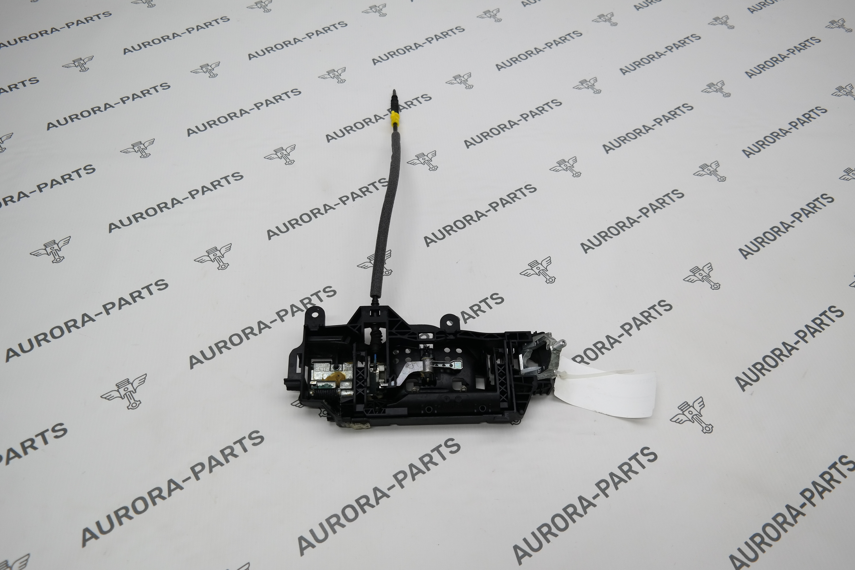 Ответная часть ручки двери LH Audi Q5 