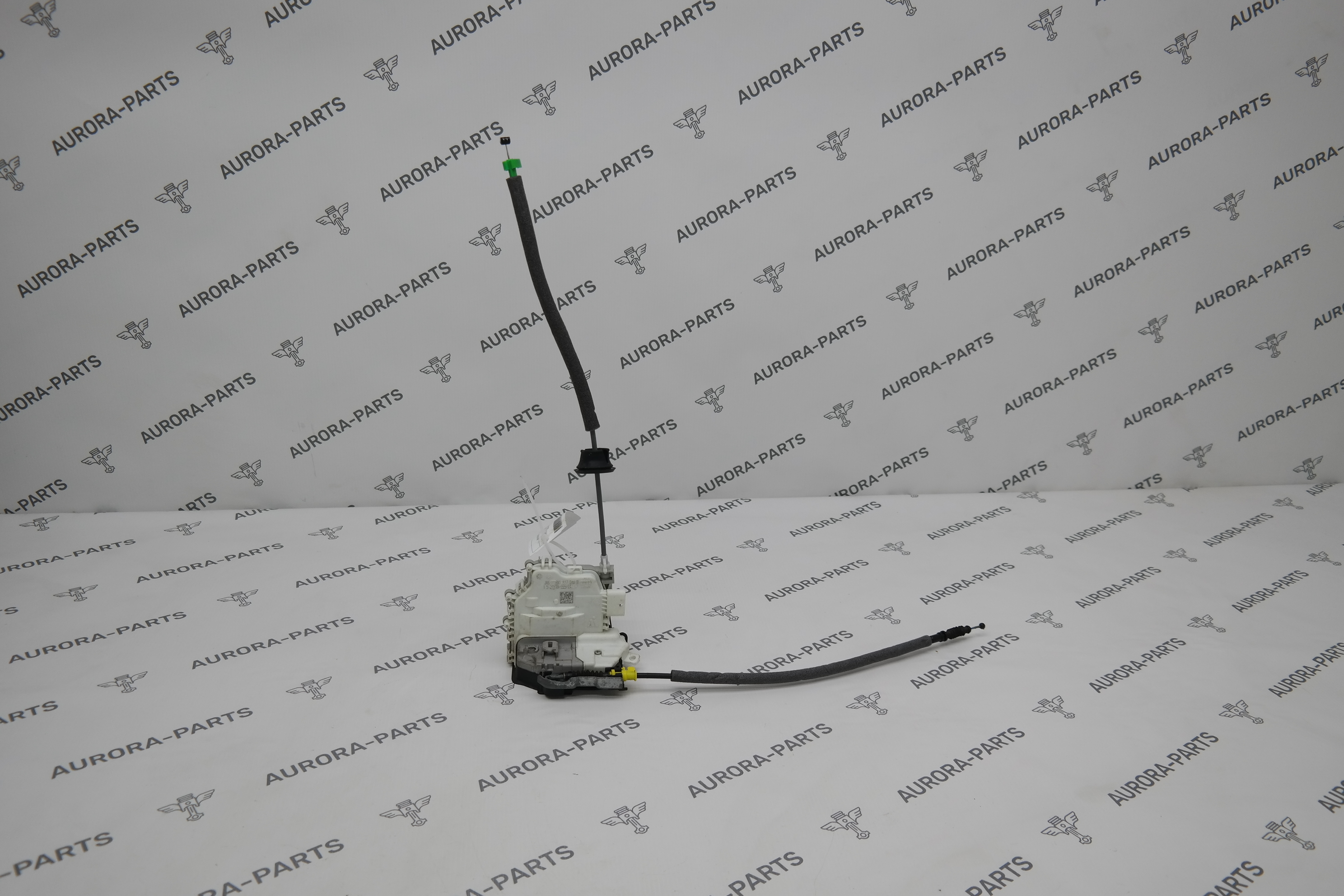 Замок передней двери RH Audi Q5 