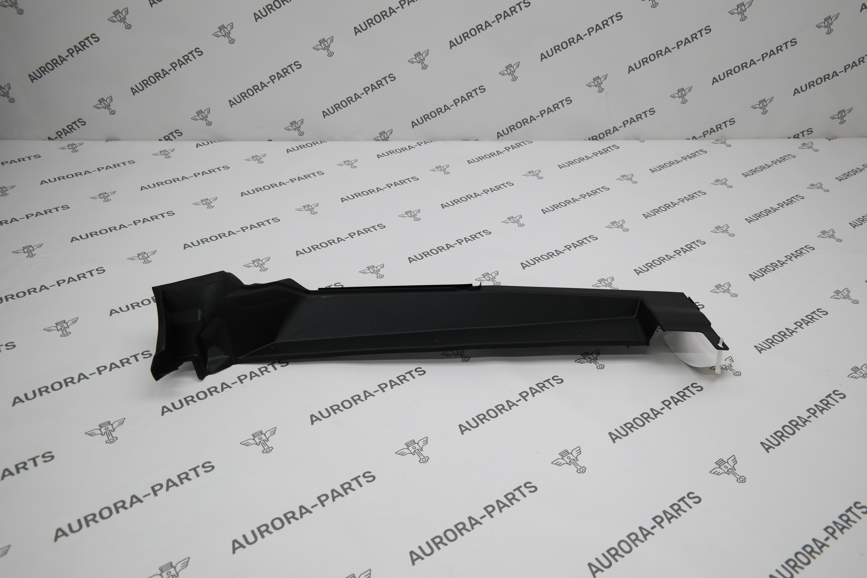 Молдинг полки крыла RH Audi Q5