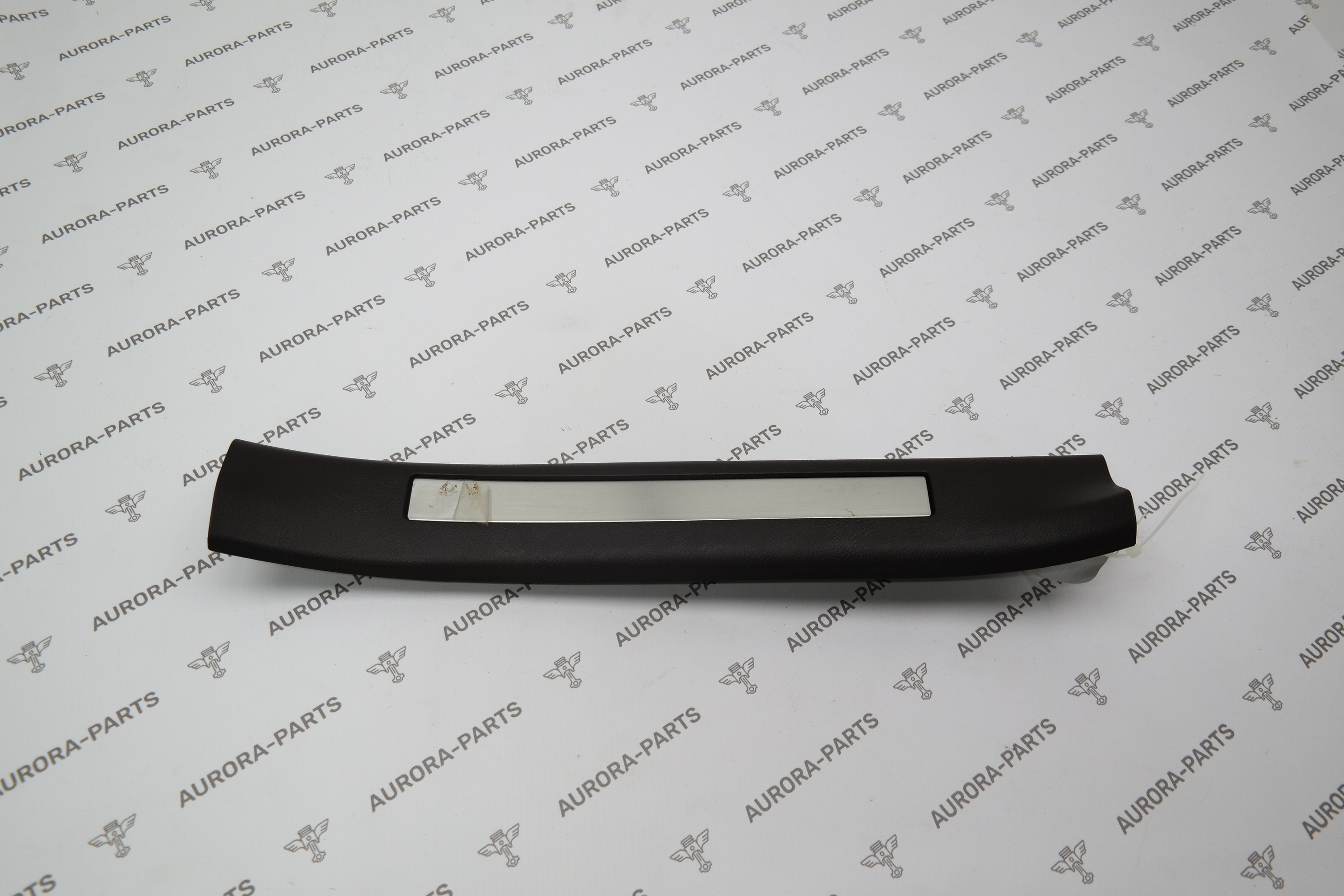 Накладка заднего порога внутренняя RH Lexus RX