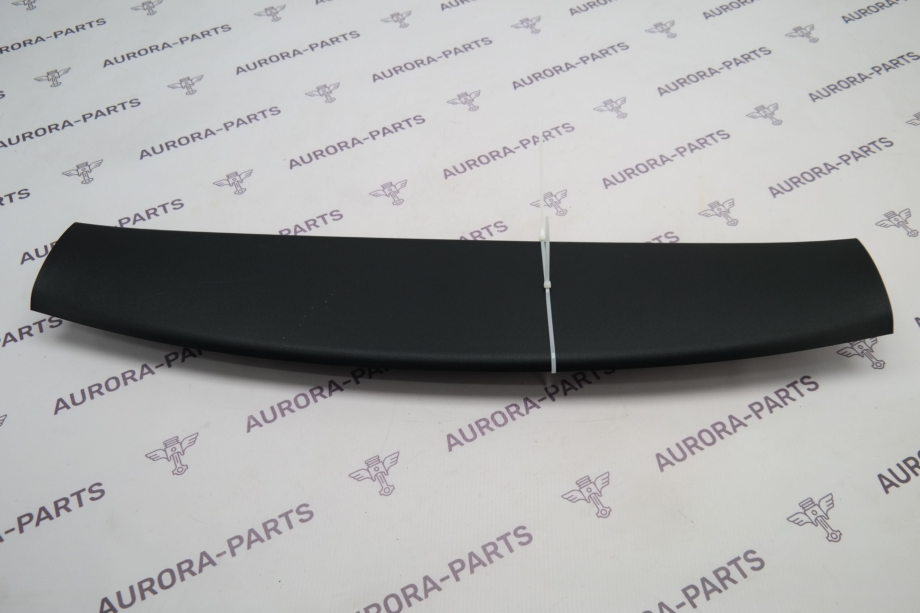 Обшивка крышки багажника верхняя Lexus RX