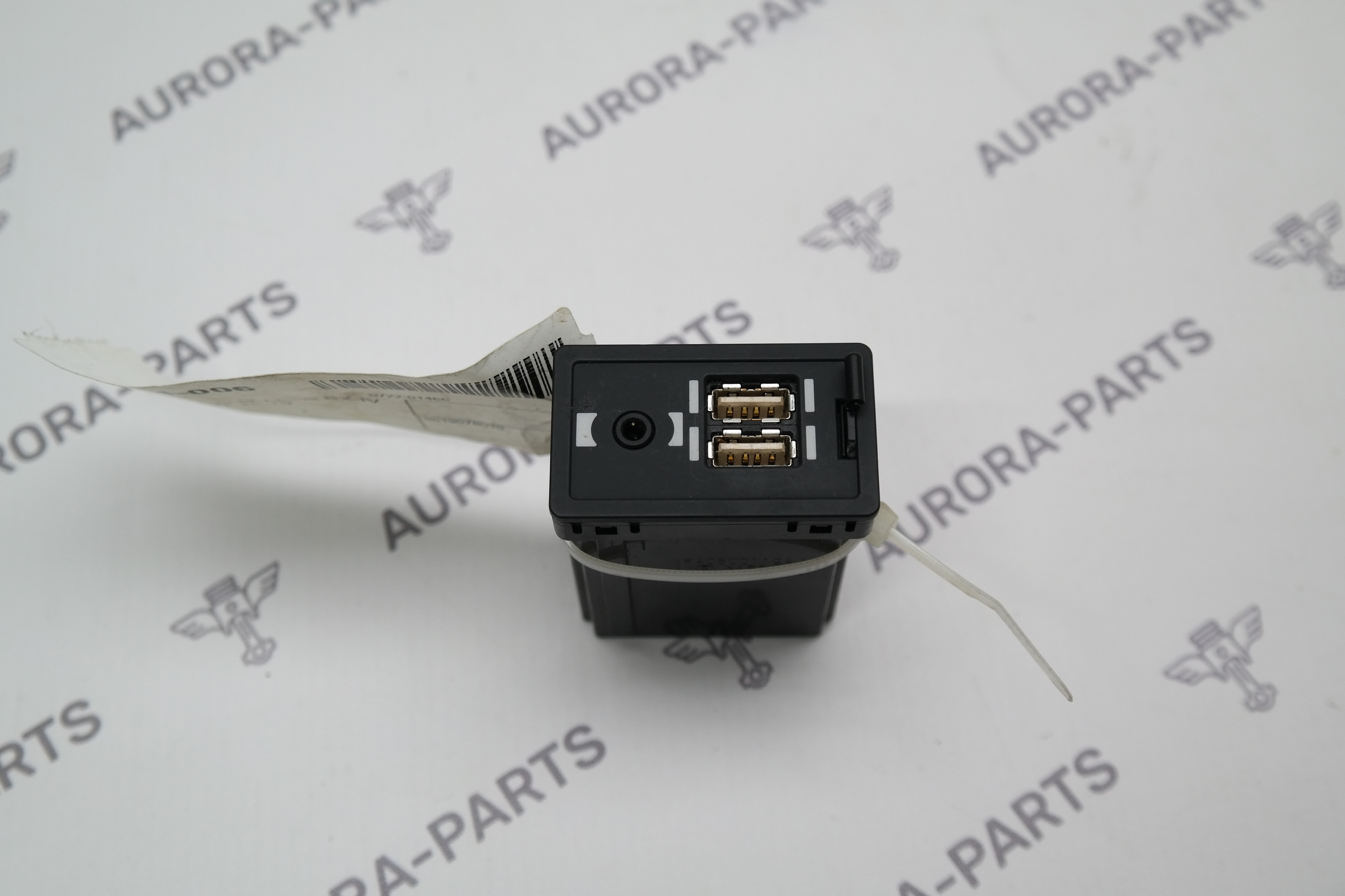 Разъем USB+AUX Lexus NX 200