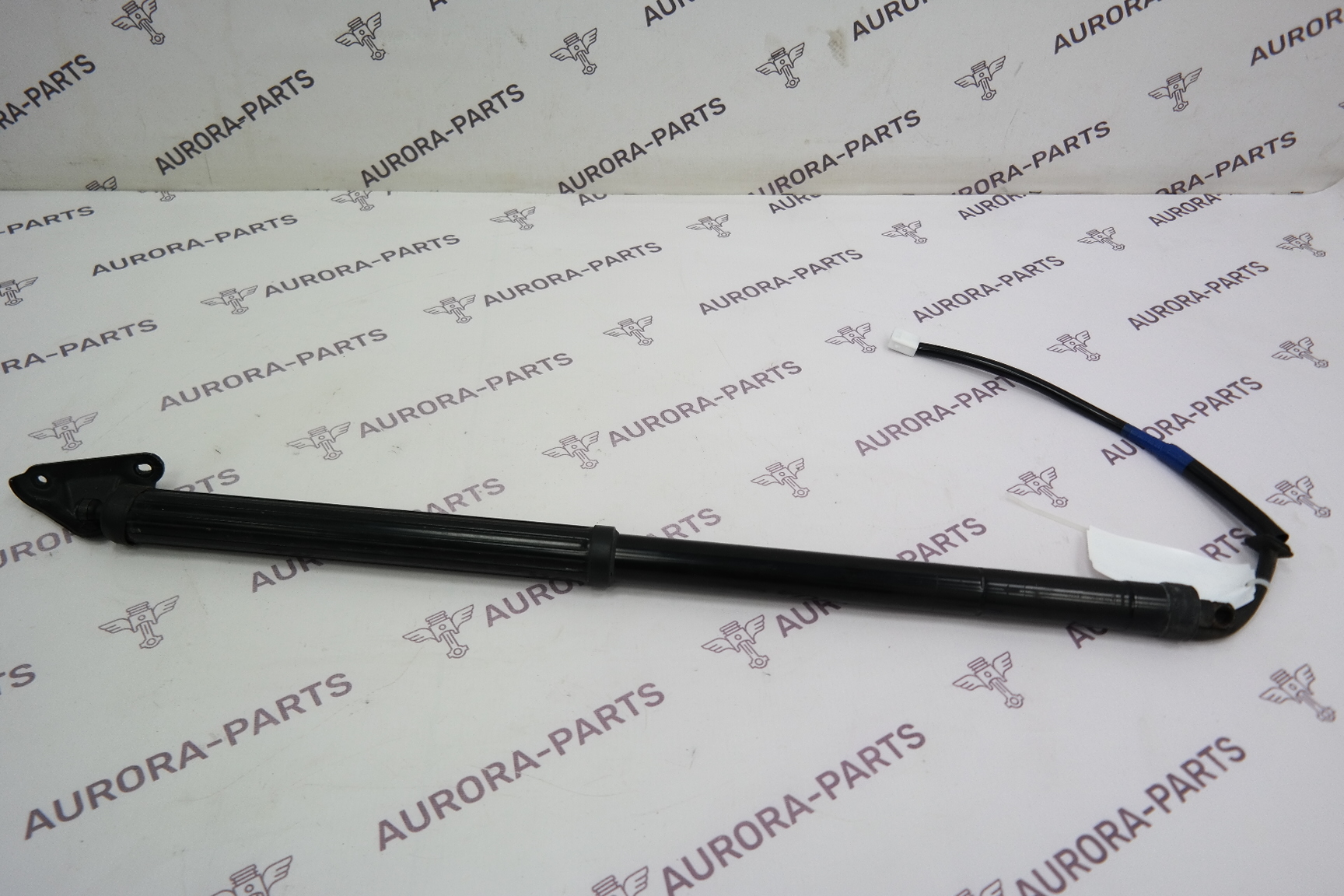 Амортизатор крышки багажника LH Lexus RX