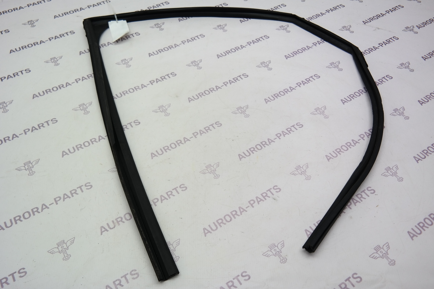 Направляющая стекла задней двери LH Lexus RX