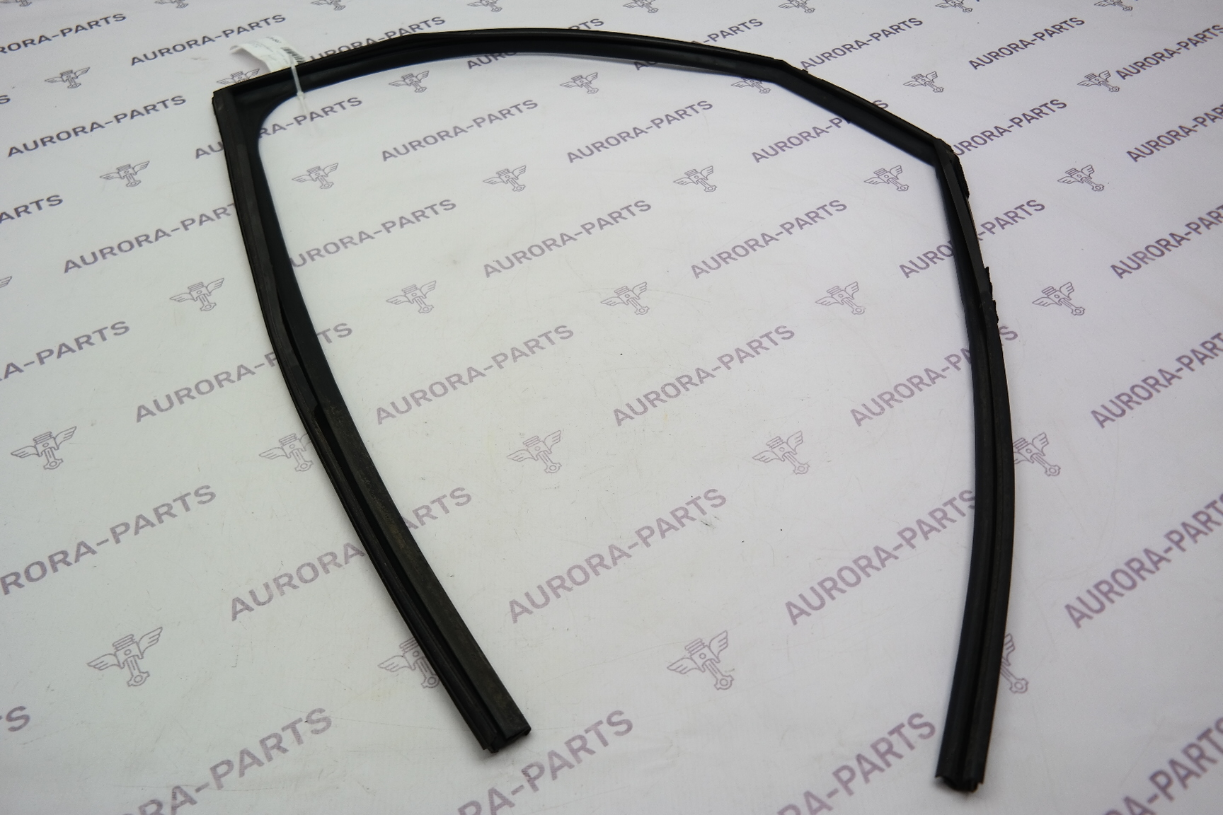 Направляющая стекла задней двери LH Lexus RX