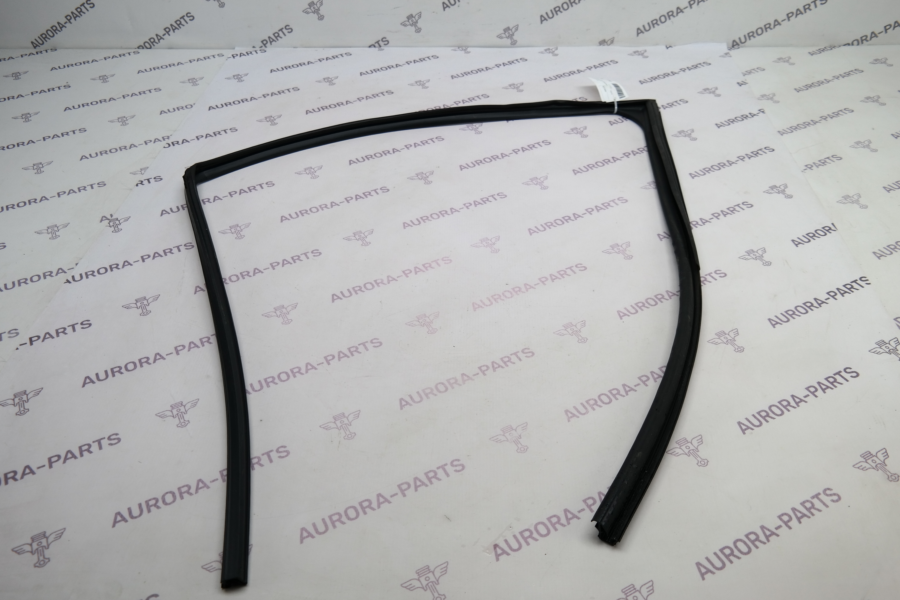 Направляющая стекла передней двери LH Lexus RX