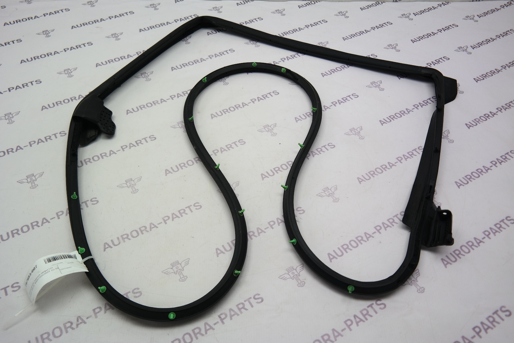 Уплотнитель задней двери LH Lexus RX