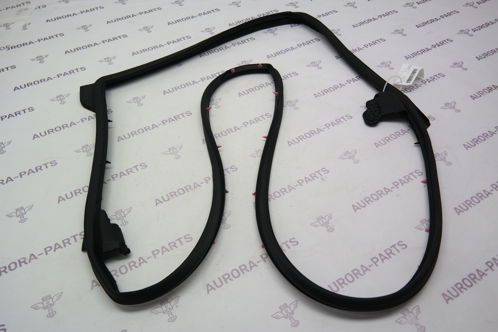 Уплотнитель задней двери RH Lexus RX