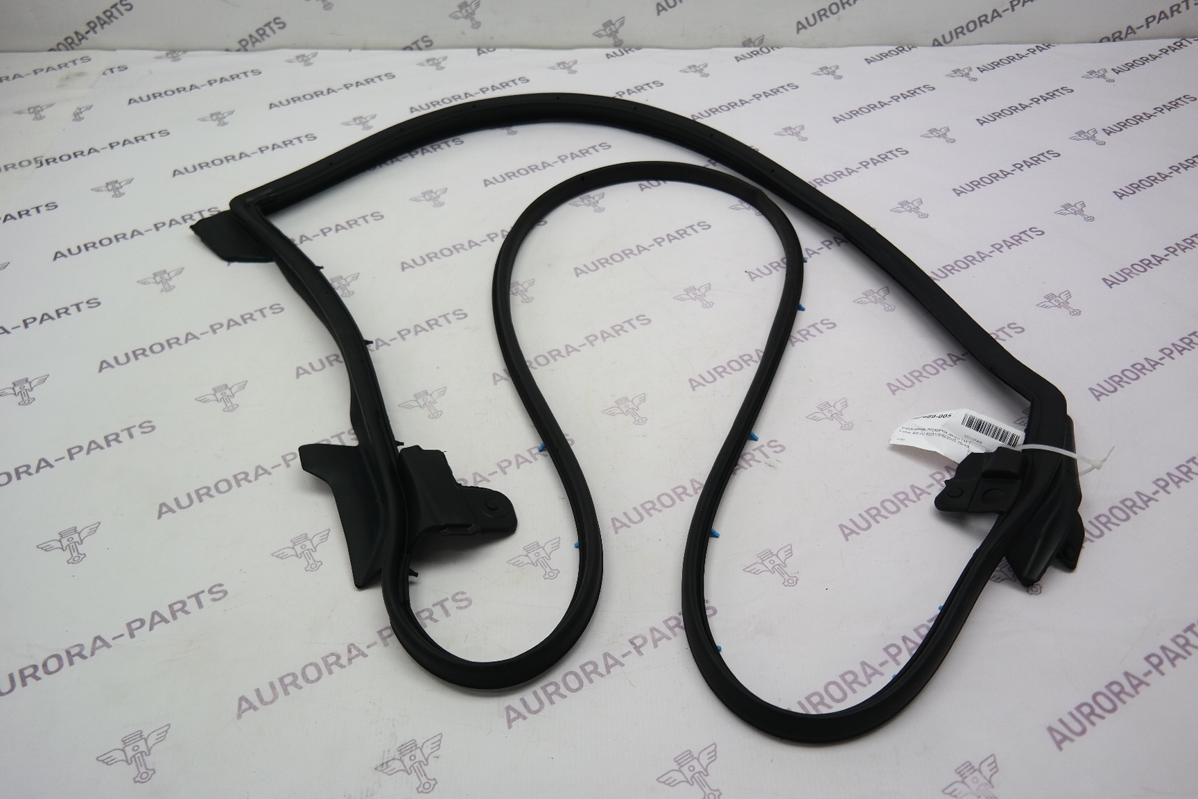 Уплотнитель передней двери LH Lexus RX