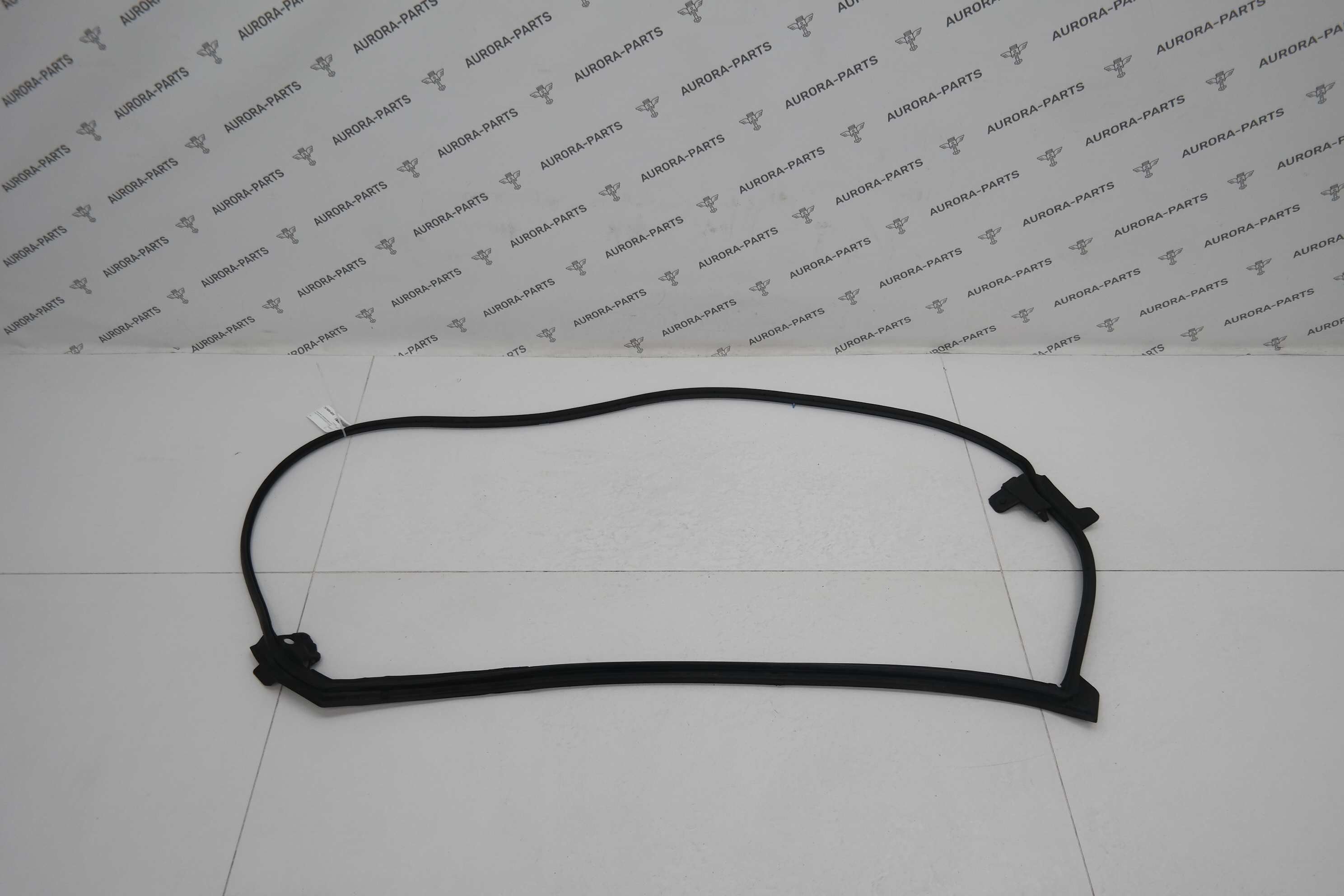 Уплотнитель передней двери LH Lexus RX