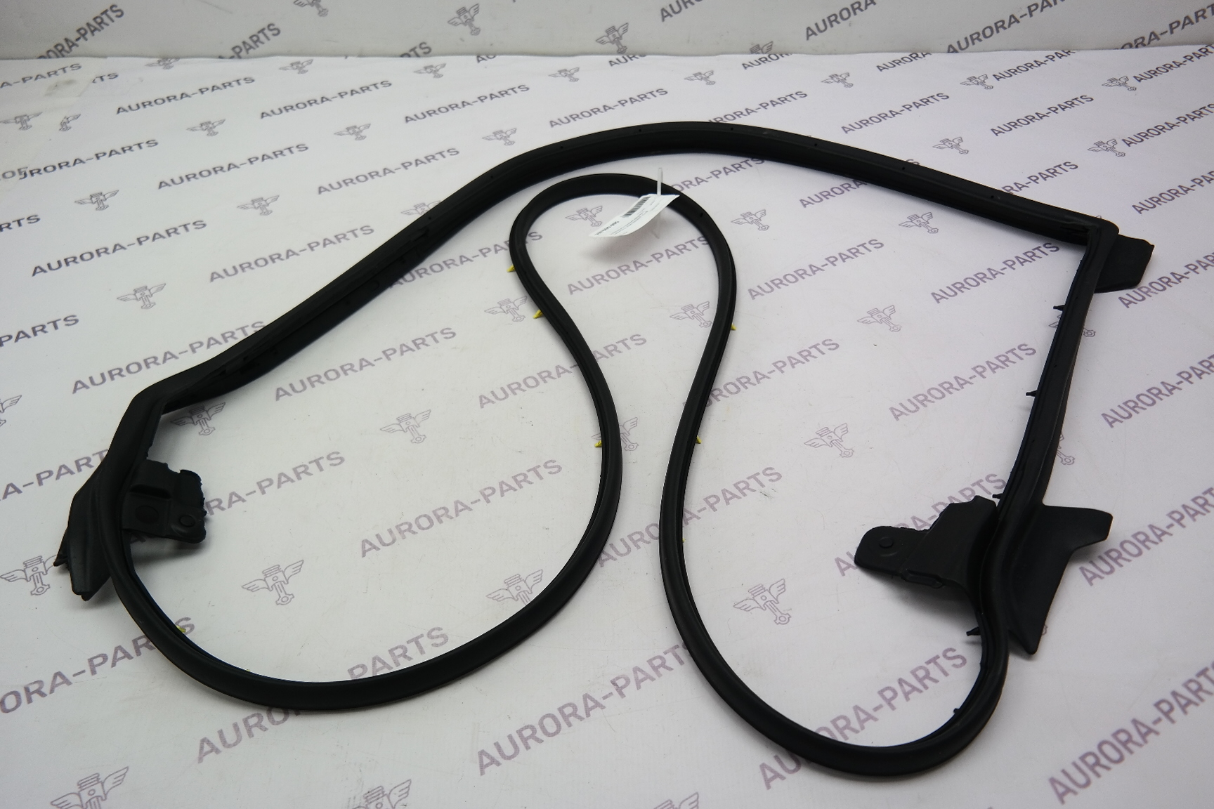 Уплотнитель передней двери RH Lexus RX