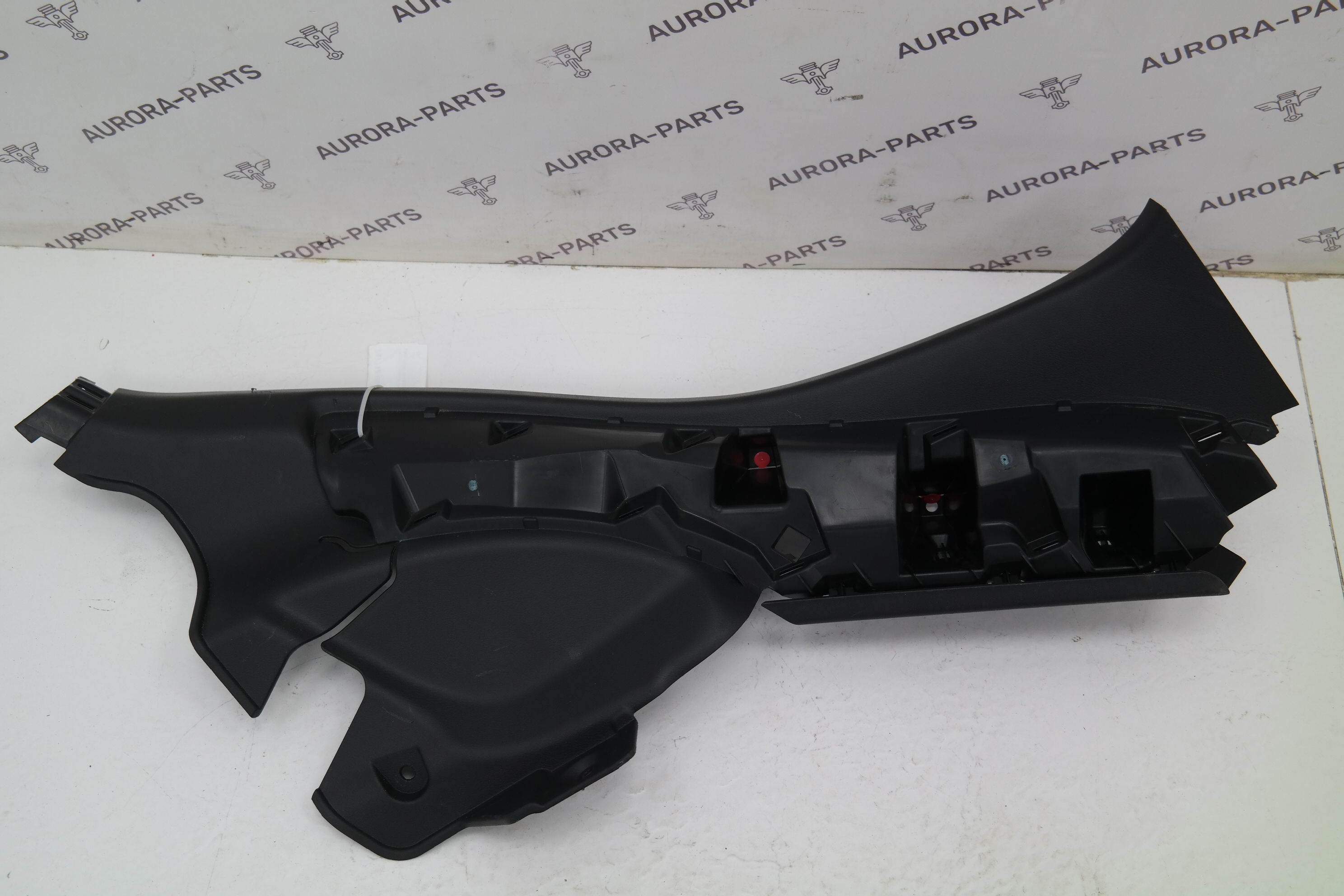 Обшивка стойки C нижняя RH Lexus RX