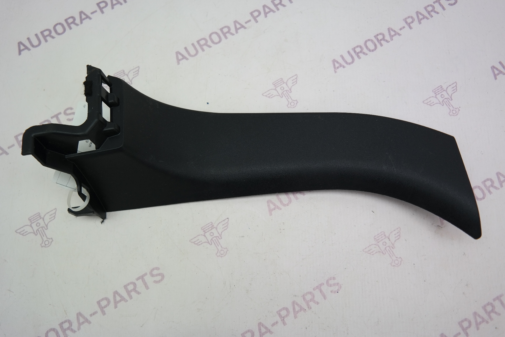 Обшивка багажника LH Lexus RX