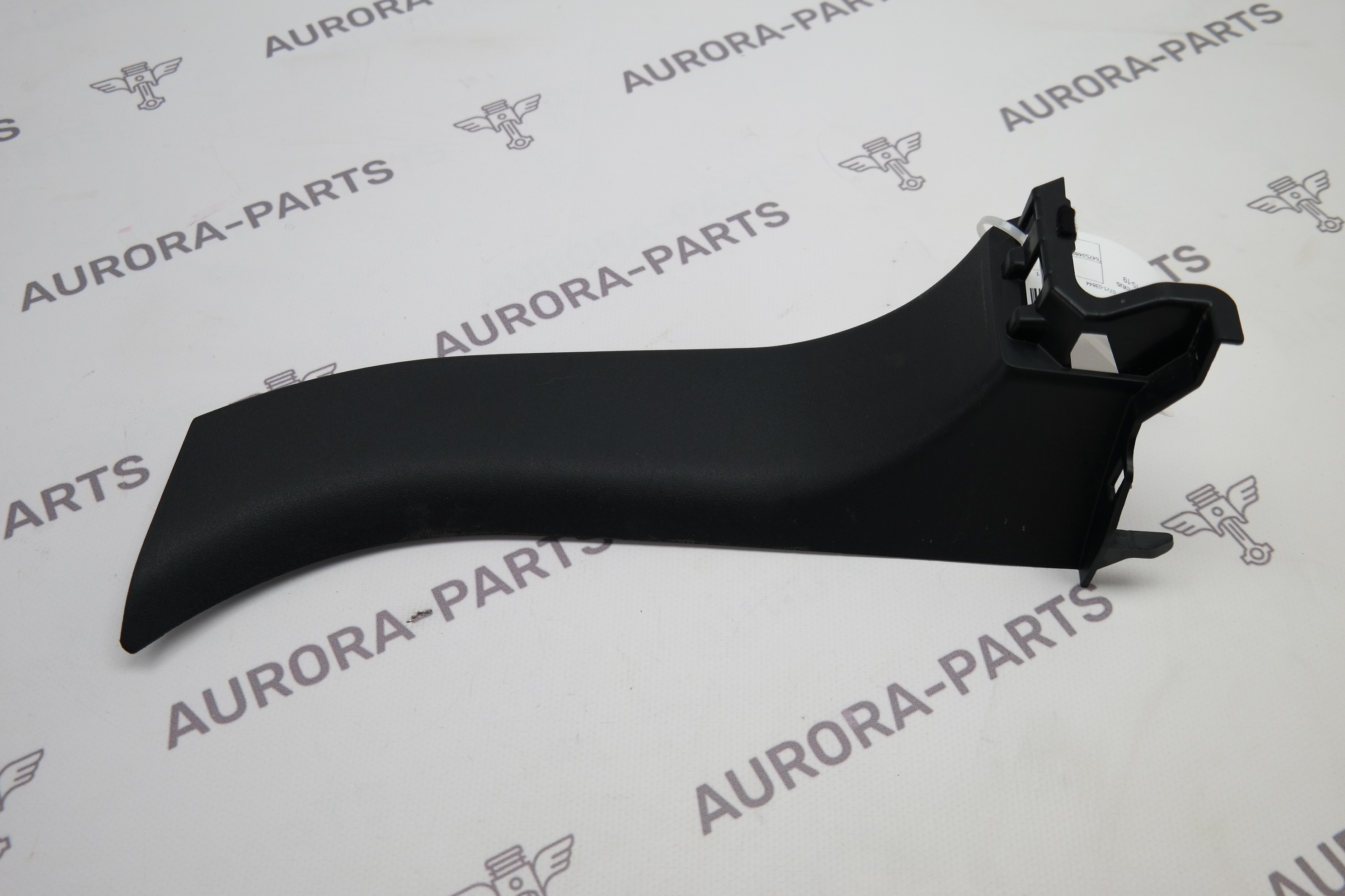 Обшивка багажника RH Lexus RX