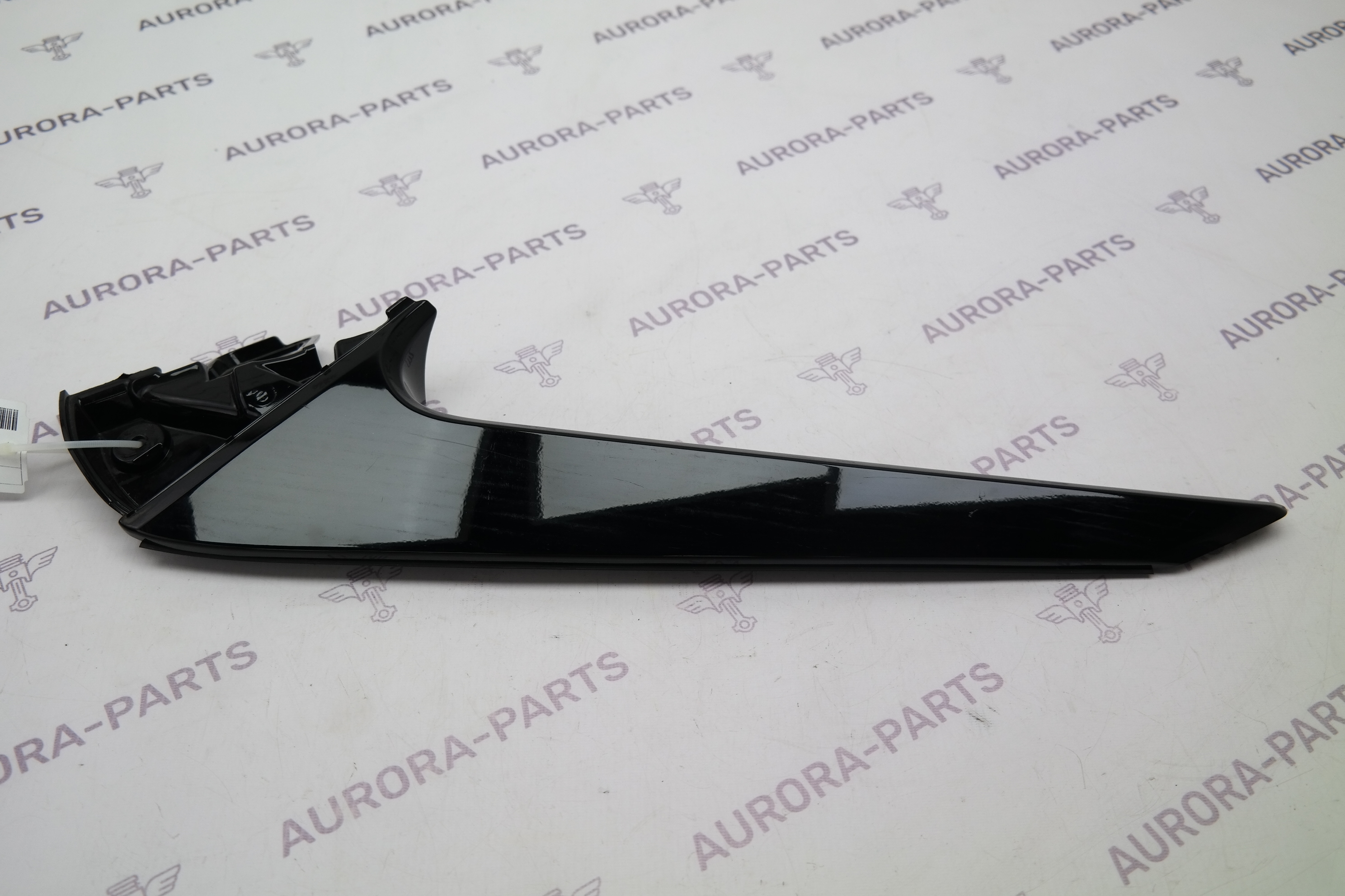 Накладка крышки багажника LH Lexus RX