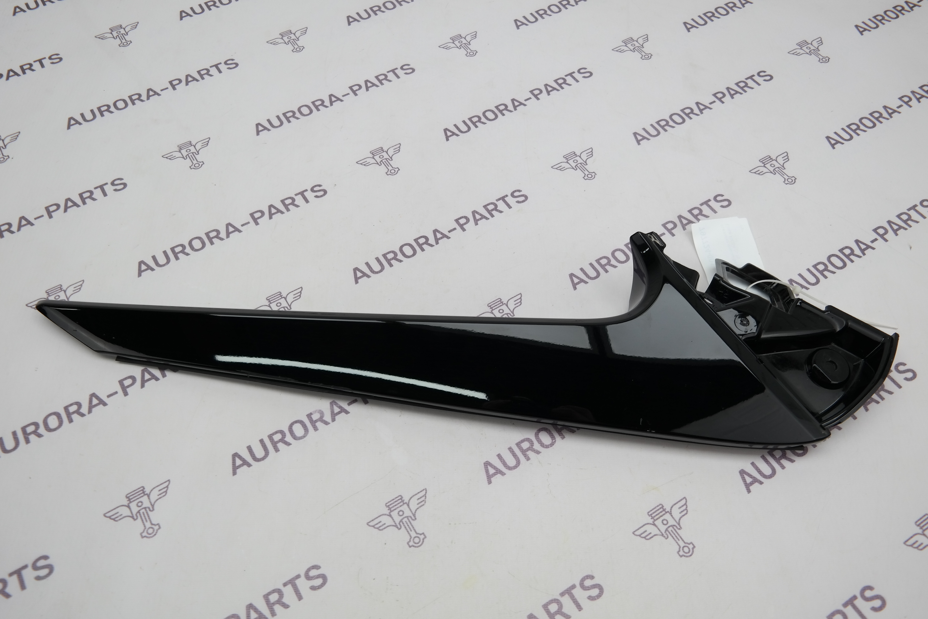 Накладка крышки багажника RH Lexus RX