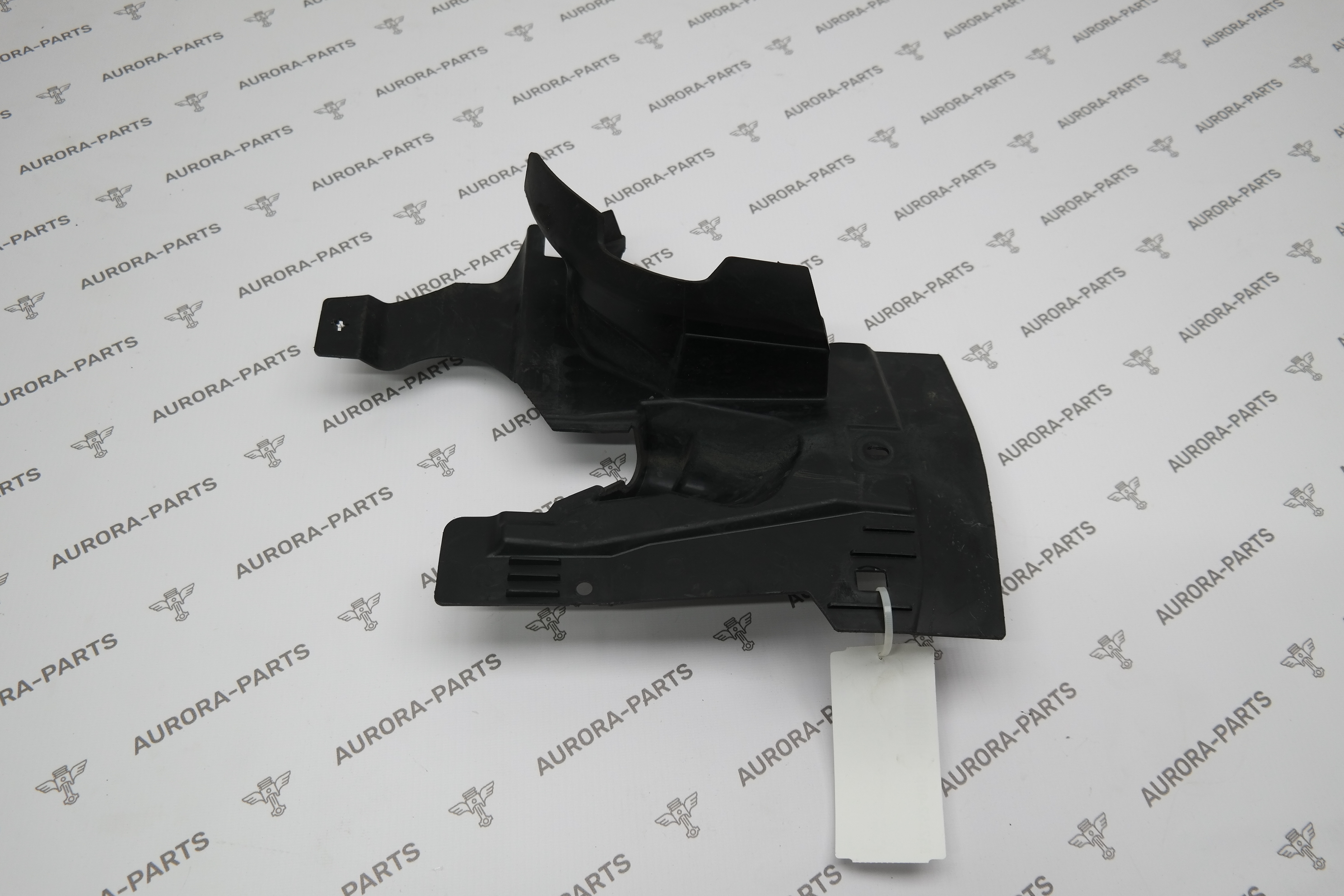 Брызговик передний RH Volvo XC60