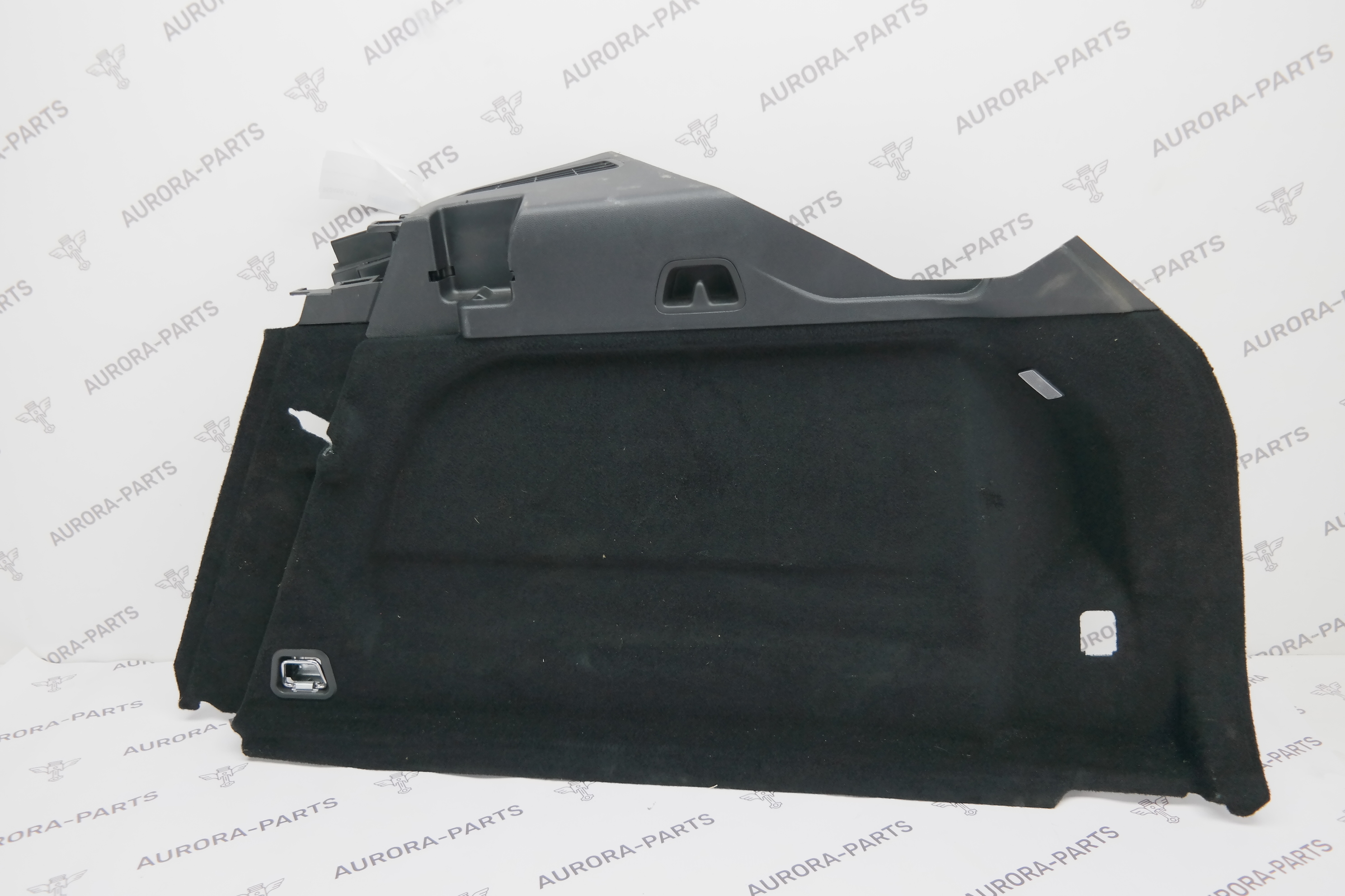 Обшивка багажника RH Volvo XC60