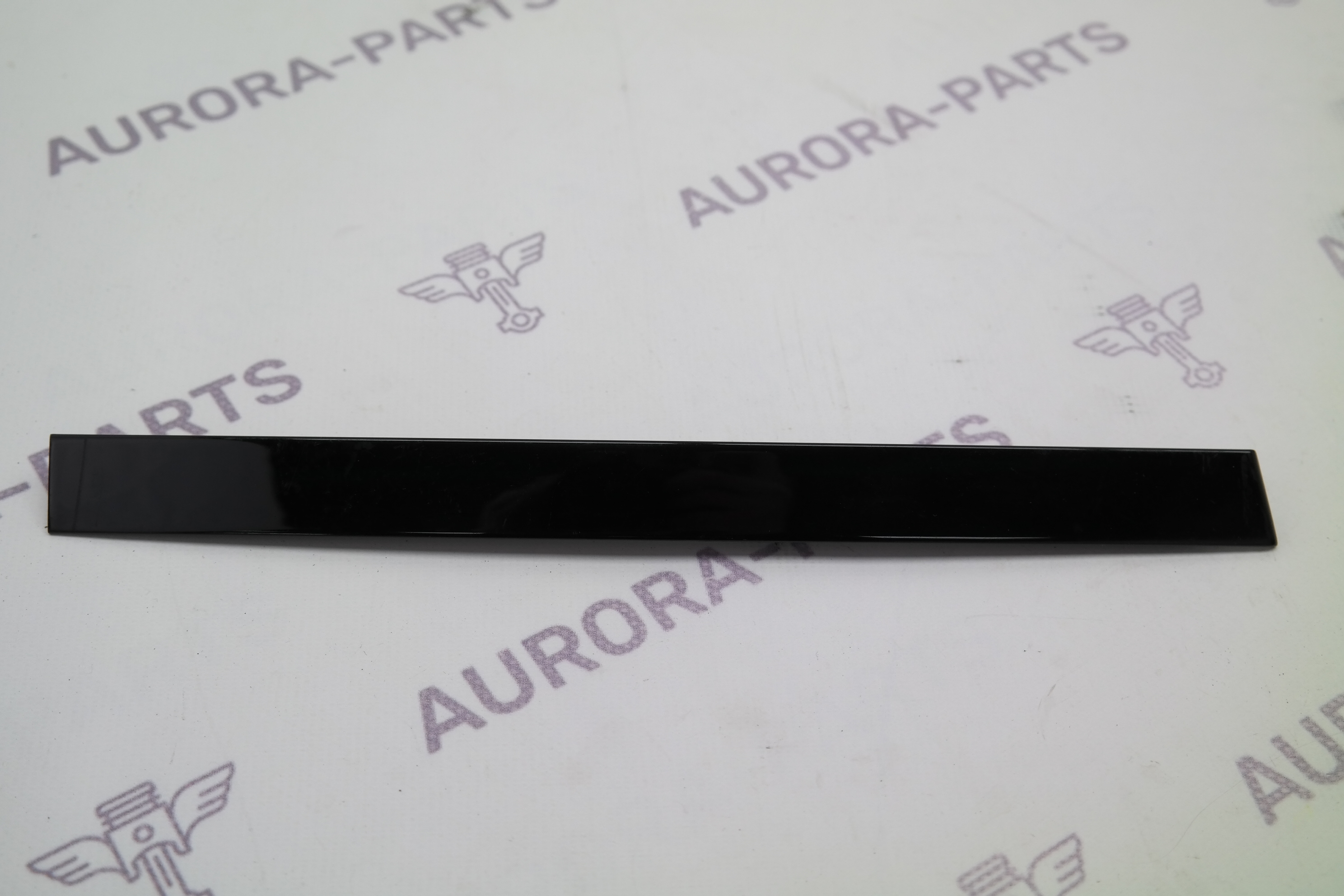 Молдинг, перемычка задней двери RH Mercedes E-Klasse 