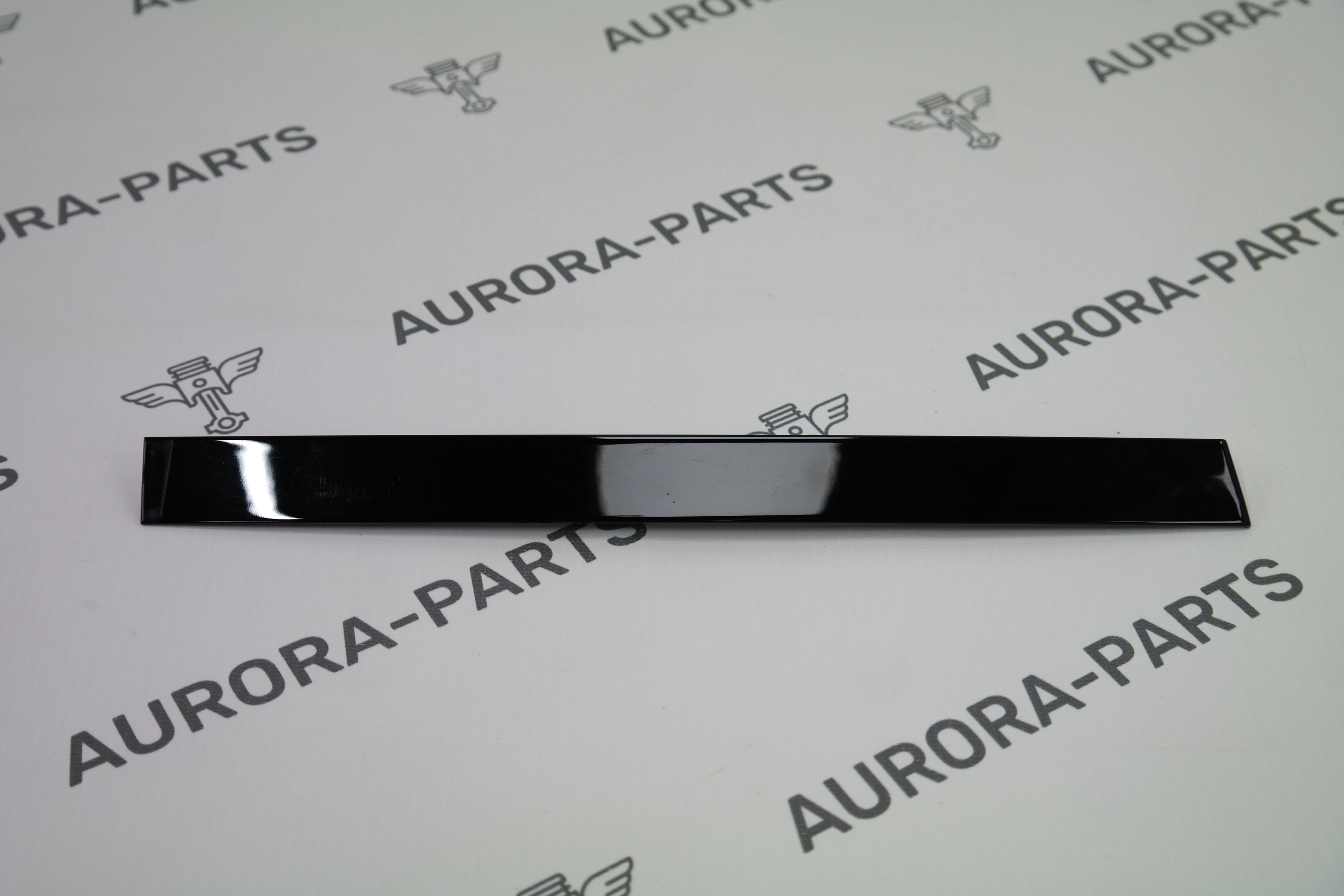 Молдинг, перемычка задней двери RH Mercedes E-Klasse 