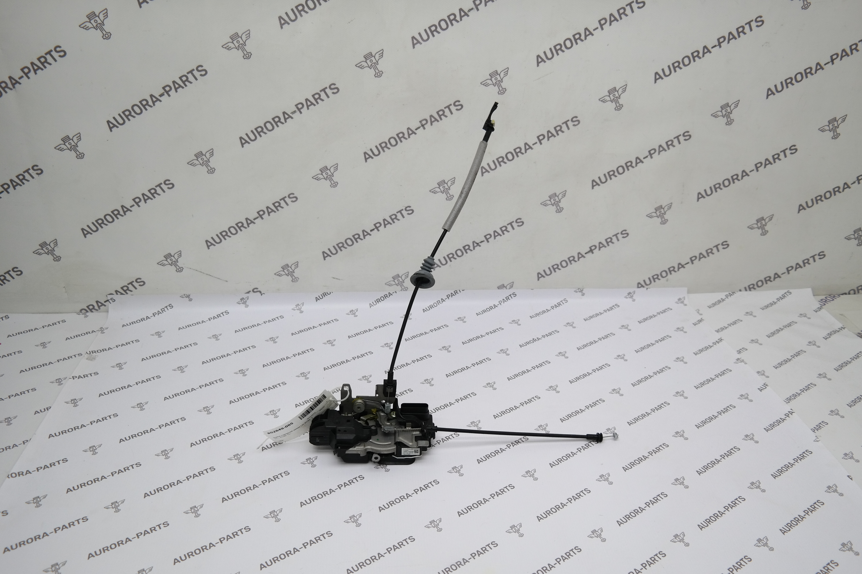 Замок передней двери LH Volvo XC60