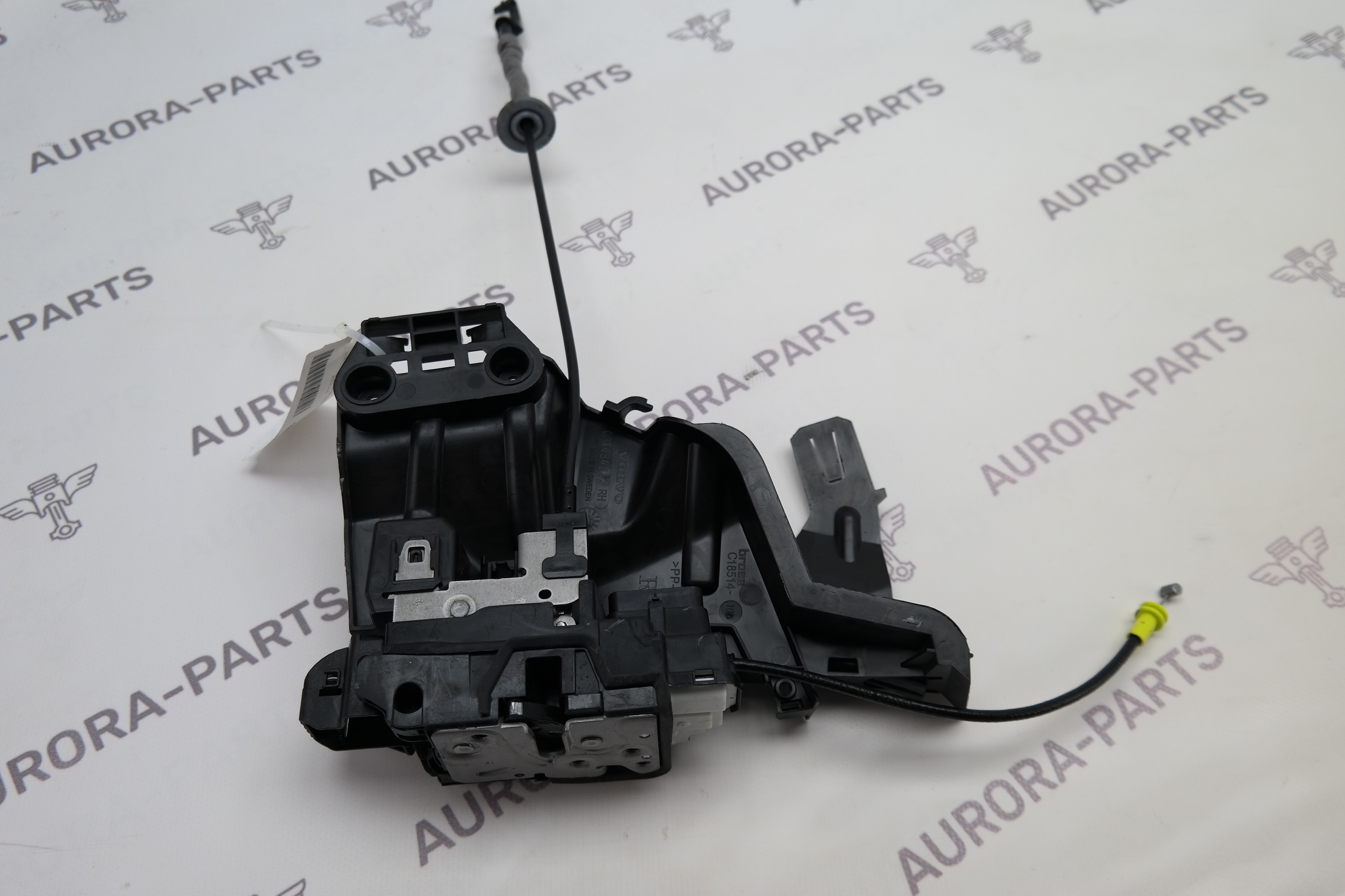 Замок передней двери RH Volvo XC60