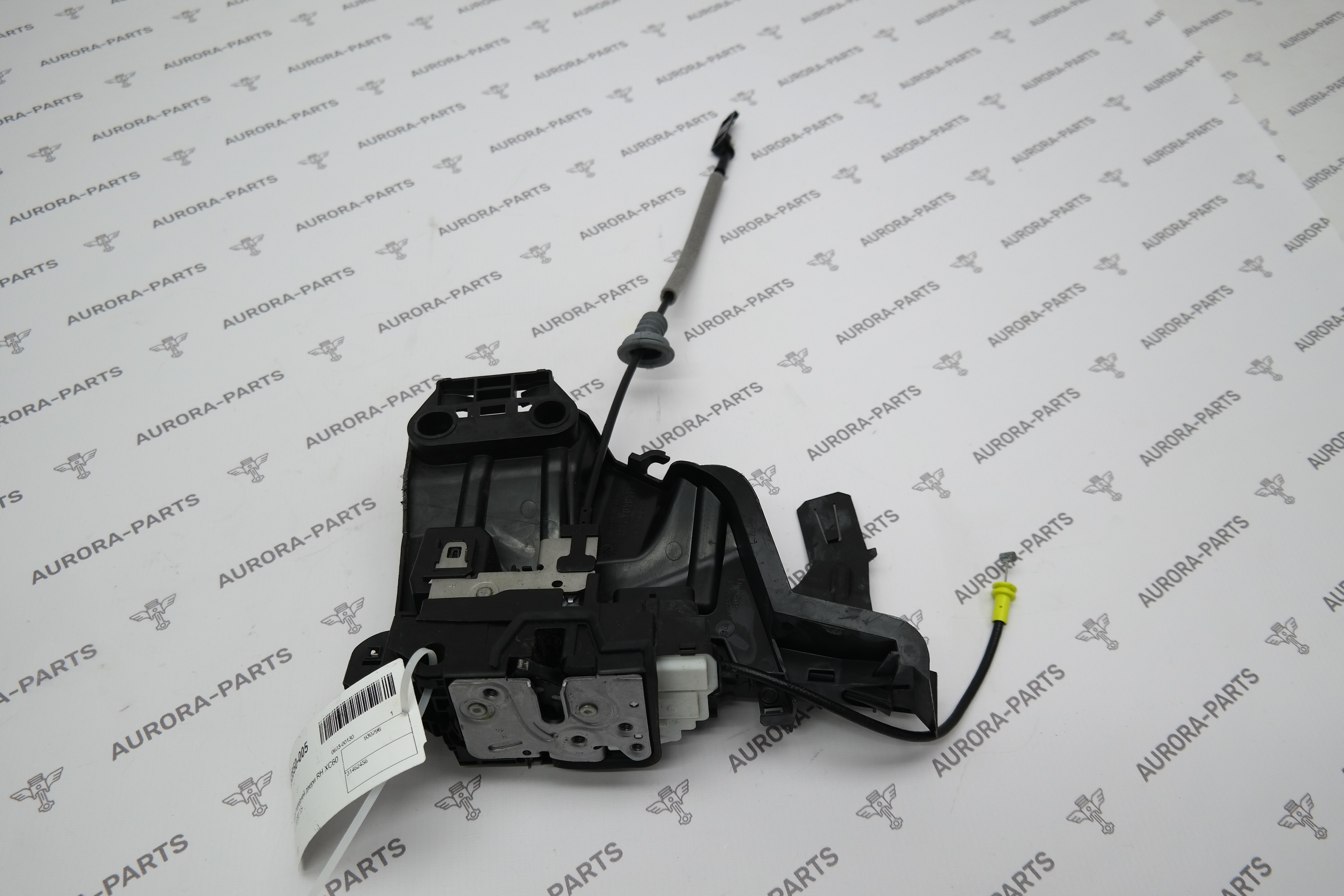 Замок передней двери RH Volvo XC60