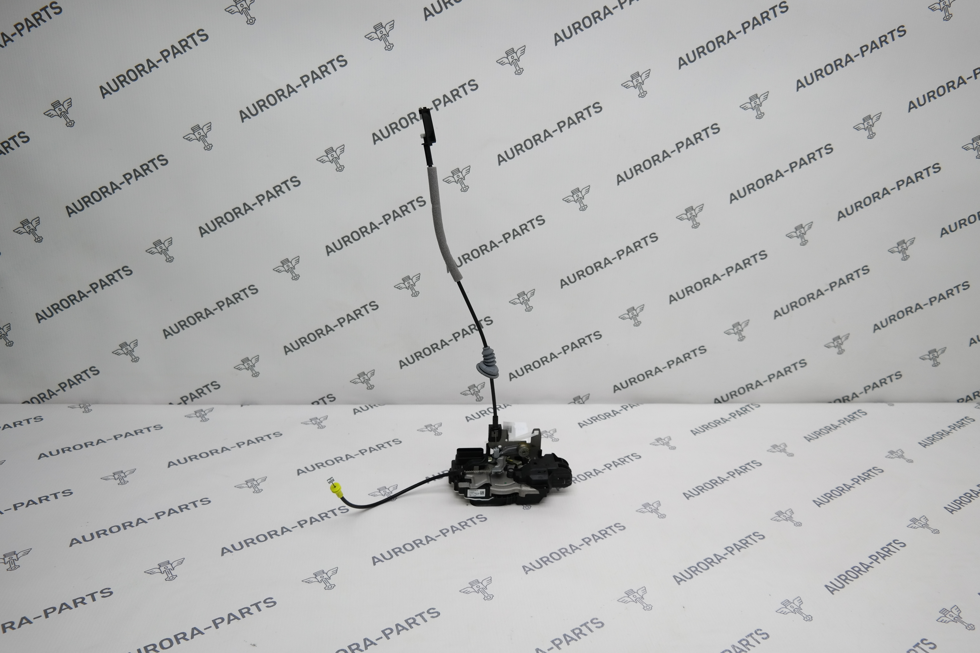 Замок передней двери RH Volvo XC60