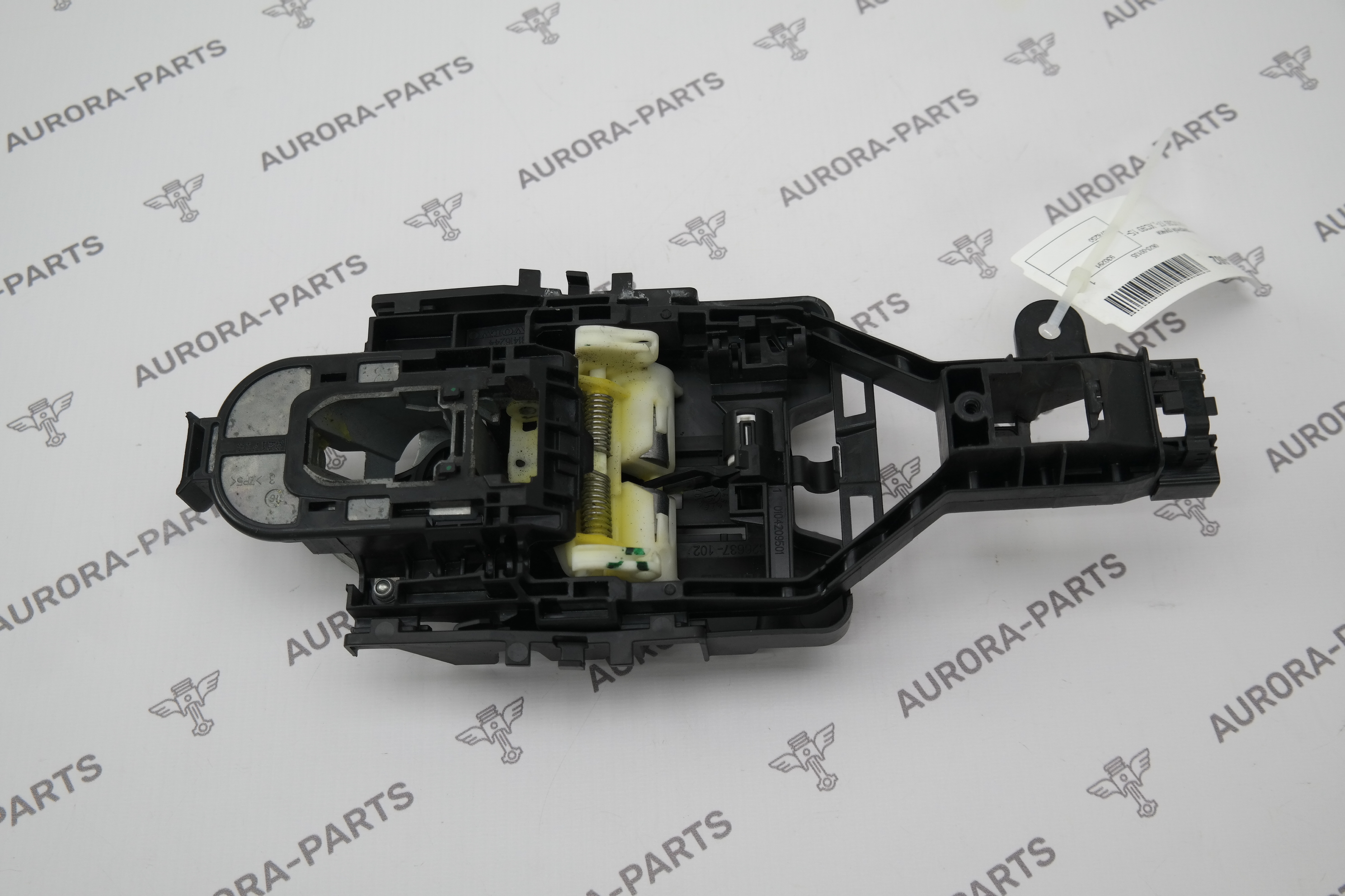 Кронштейн дверной ручки передний LH Volvo XC60