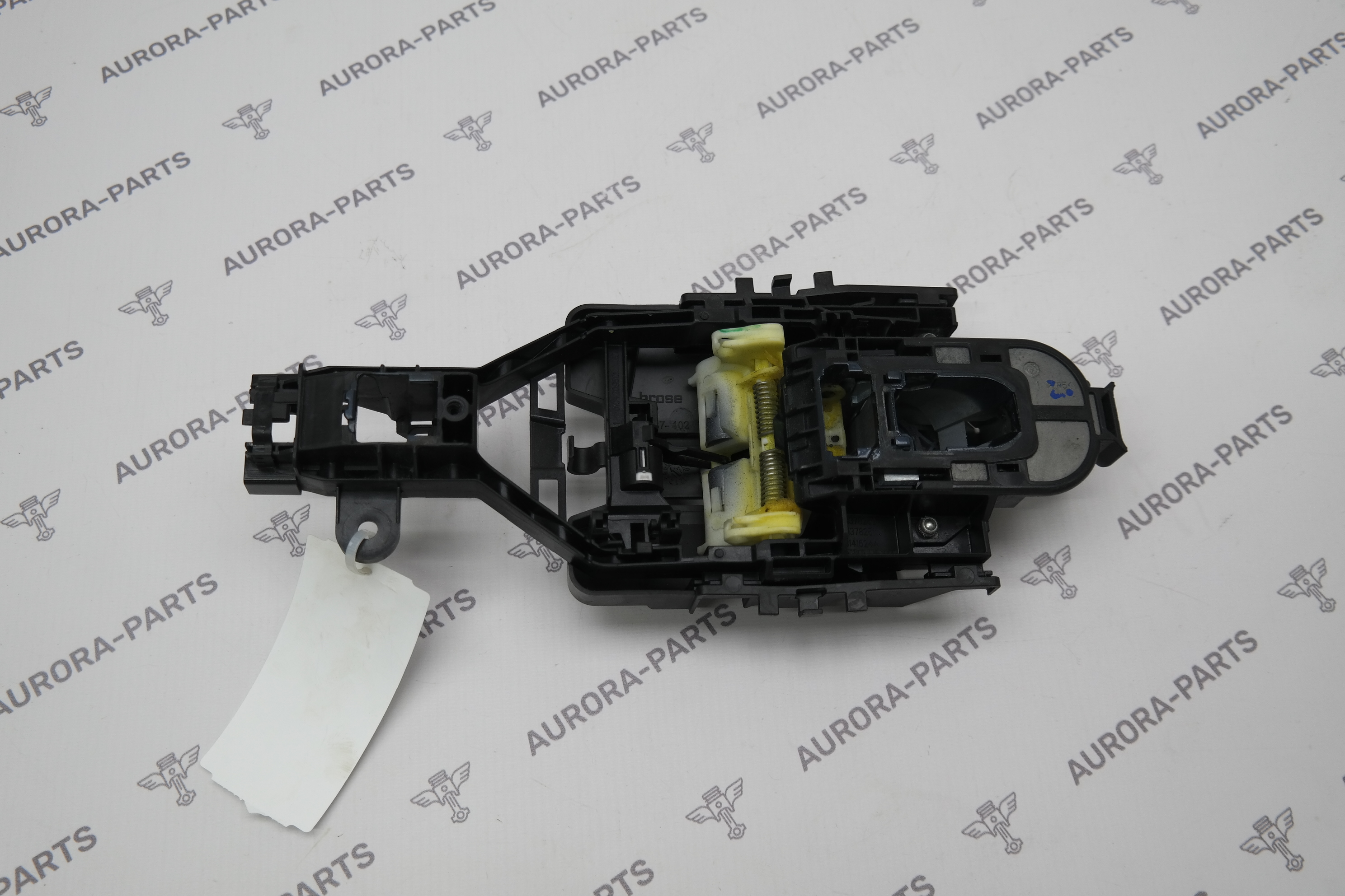 Кронштейн дверной ручки передний LH Volvo XC60