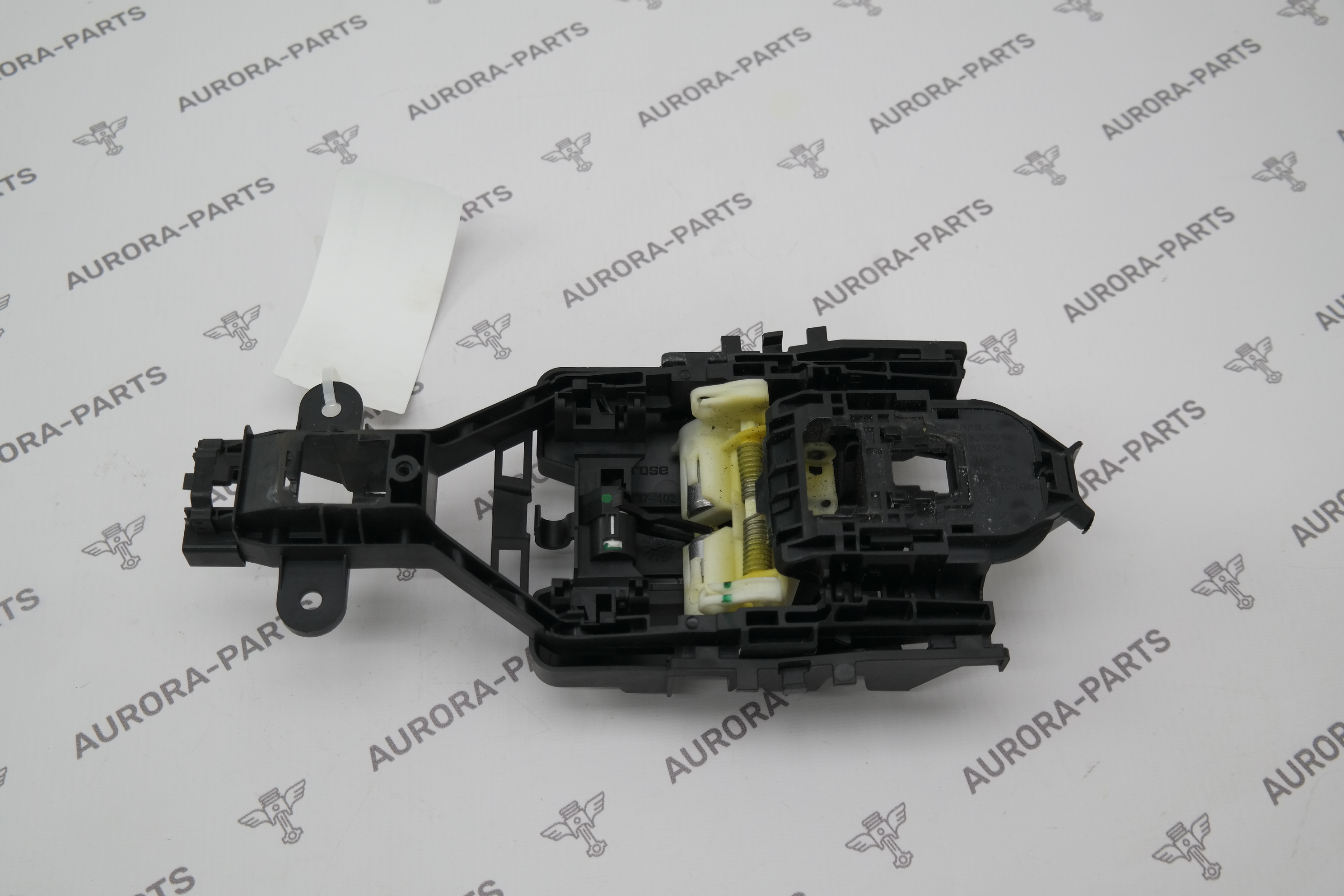 Кронштейн дверной ручки передний RH Volvo XC60