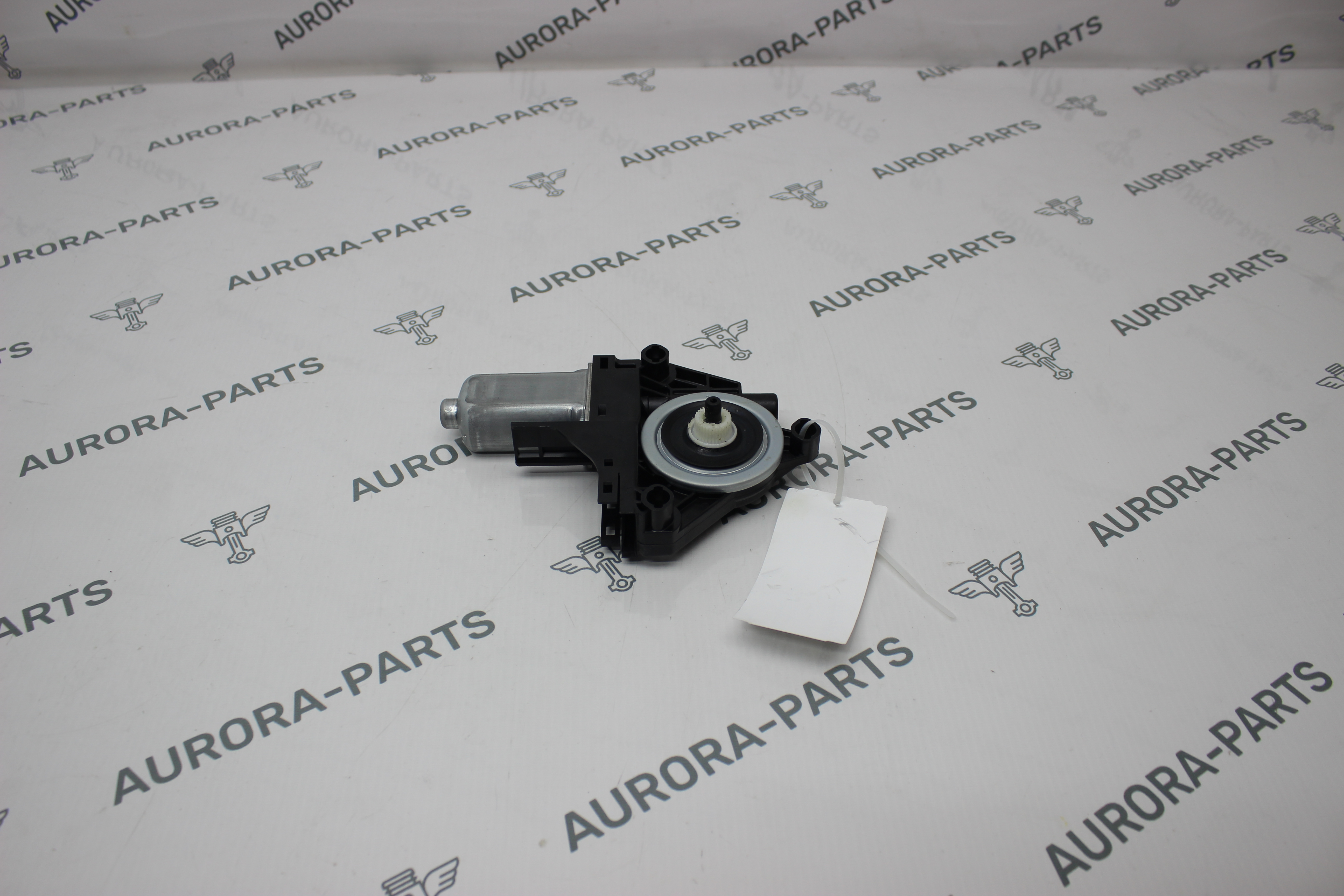 Моторчик стеклоподъемника передней двери RH Volvo XC90