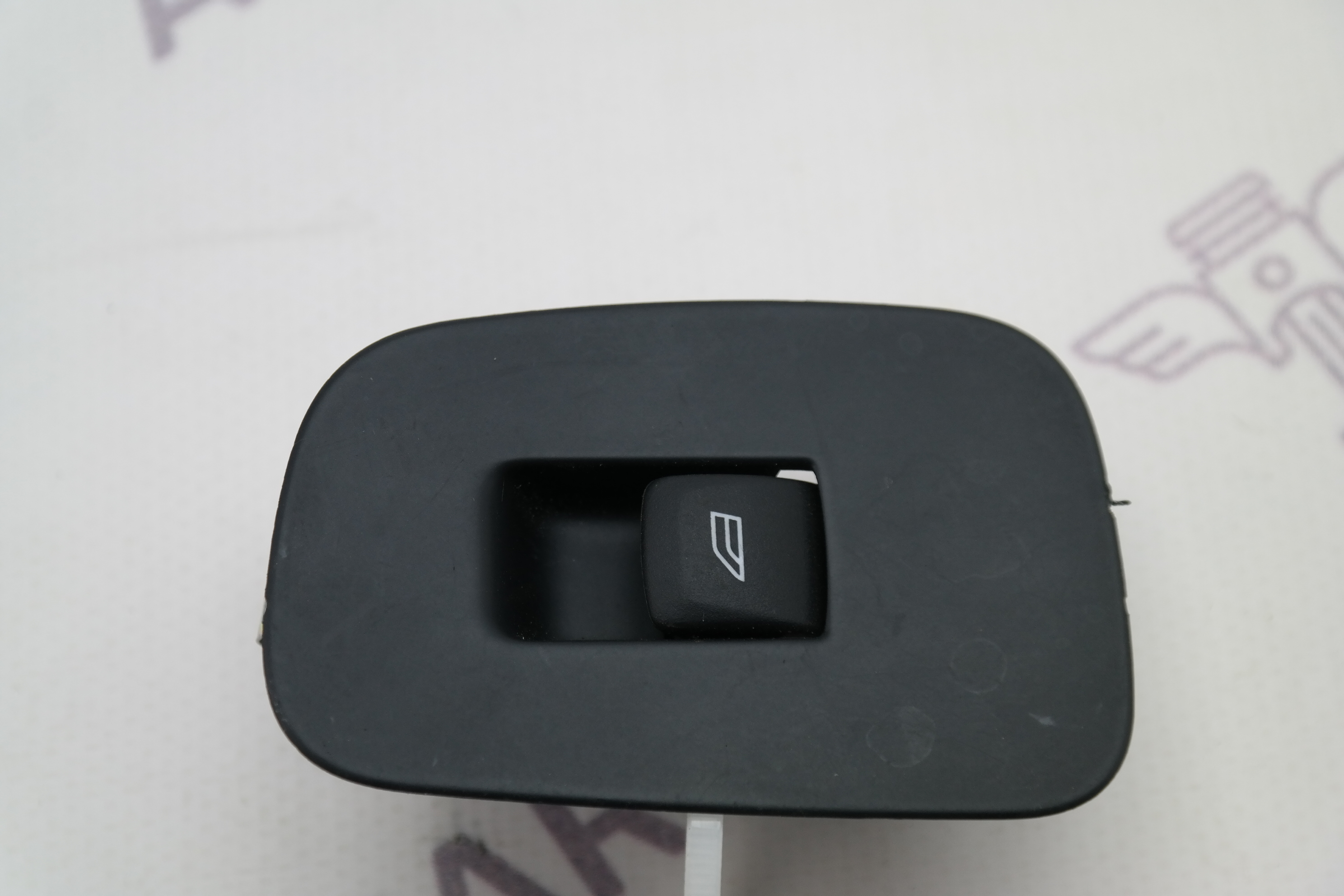 Кнопка стеклоподъемника Volvo XC60