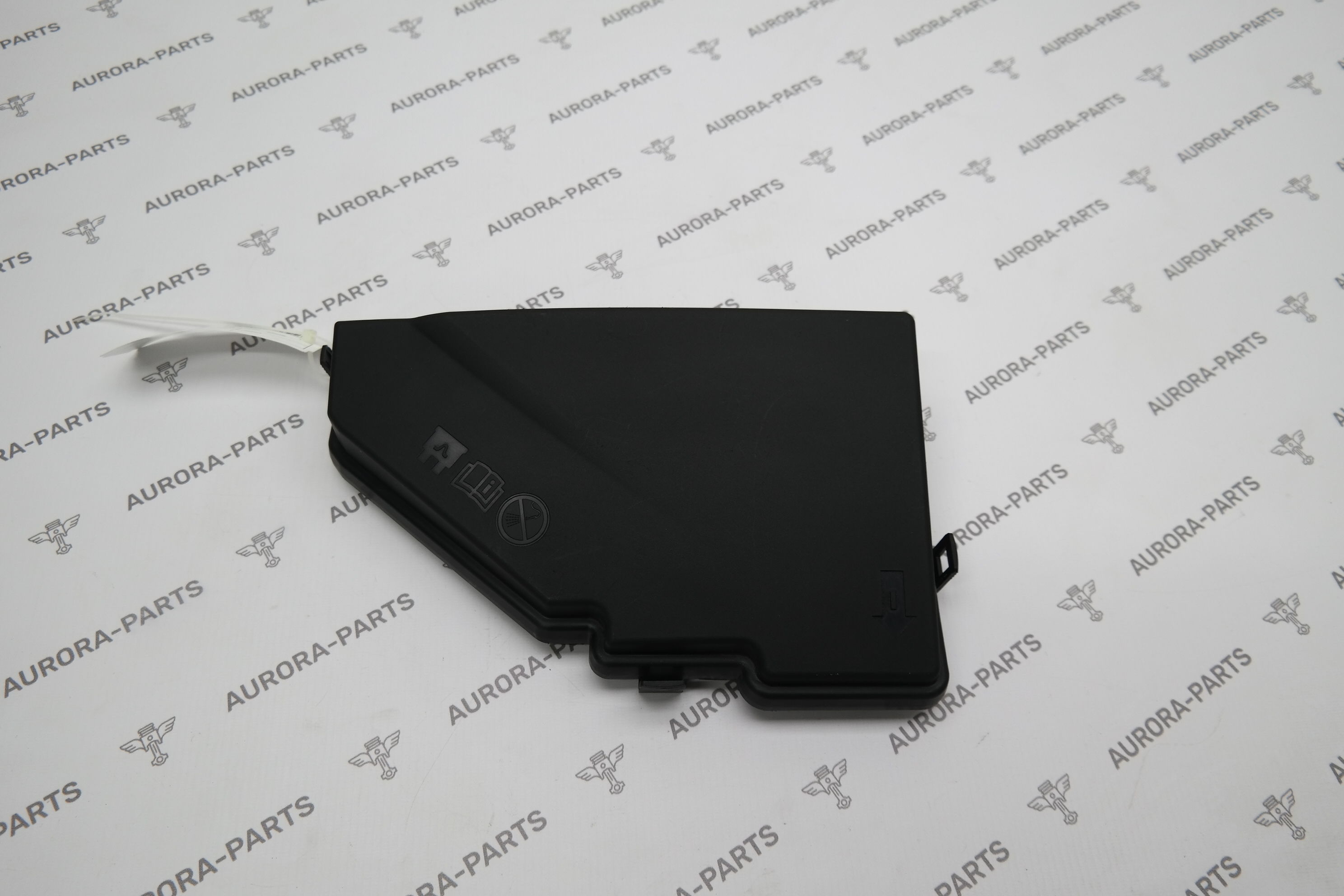 Крышка блока предохранителей Volvo XC60