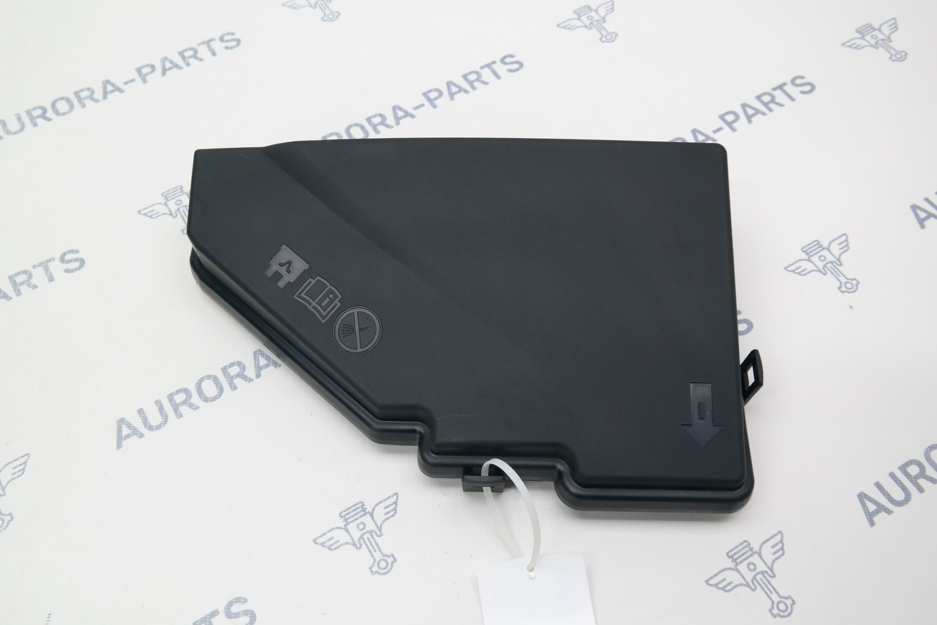 Крышка блока предохранителей Volvo XC60