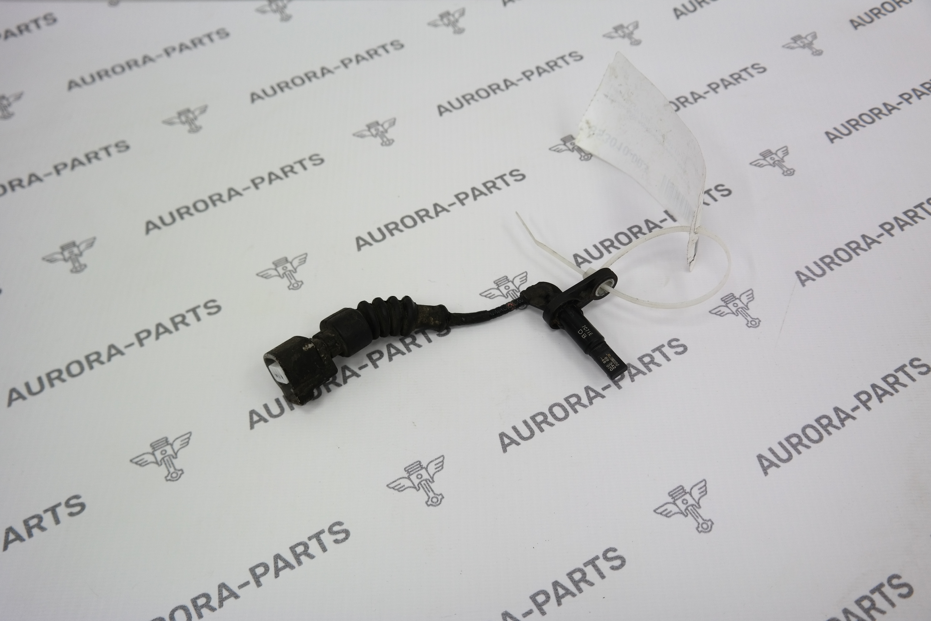 Датчик ABS переднего колеса RH Lexus RX