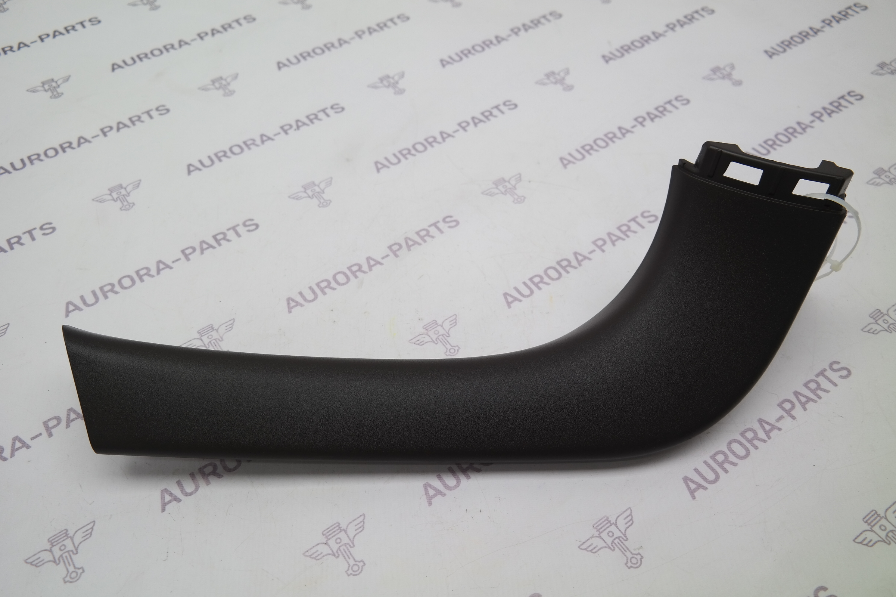 Обшивка крышки багажника LH Lexus RX