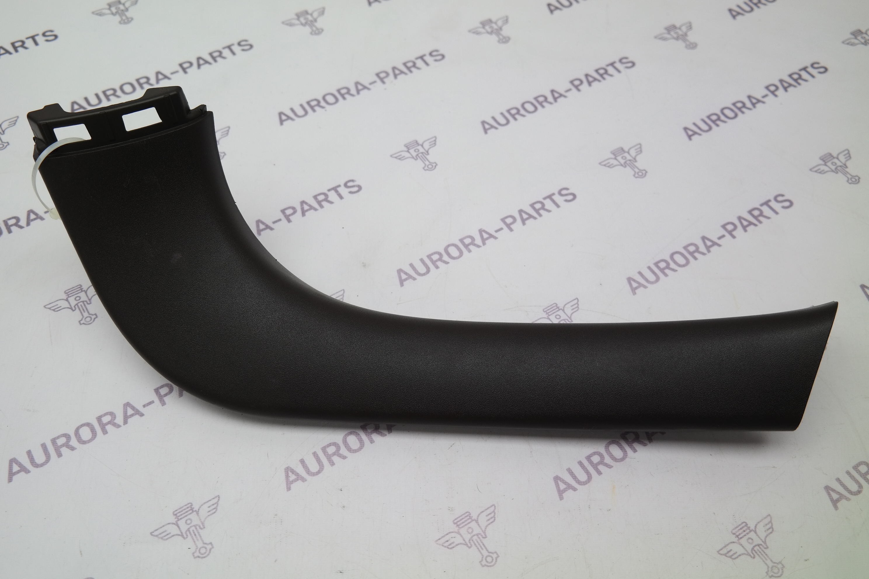 Обшивка крышки багажника RH Lexus RX