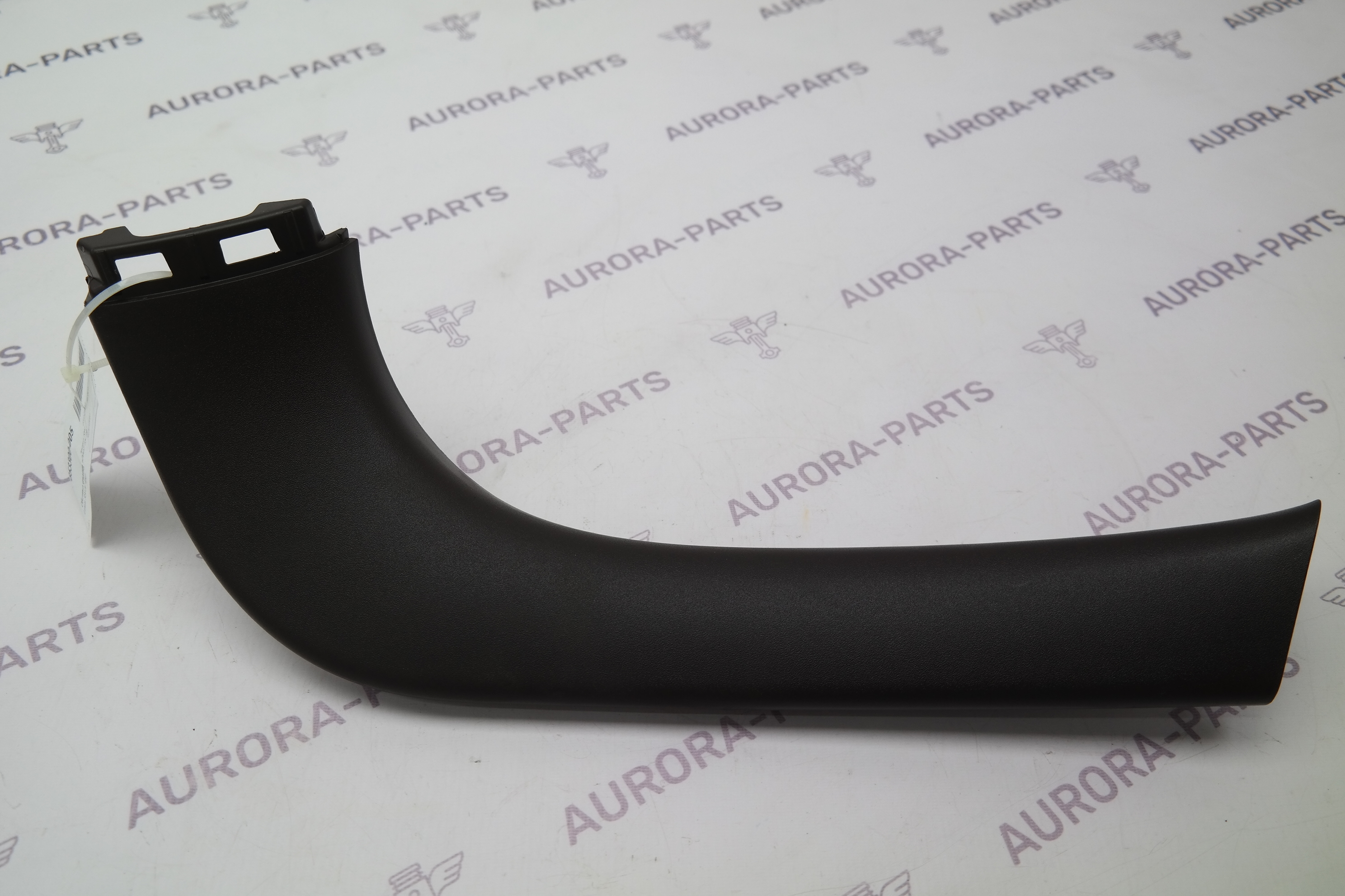 Обшивка крышки багажника RH Lexus RX