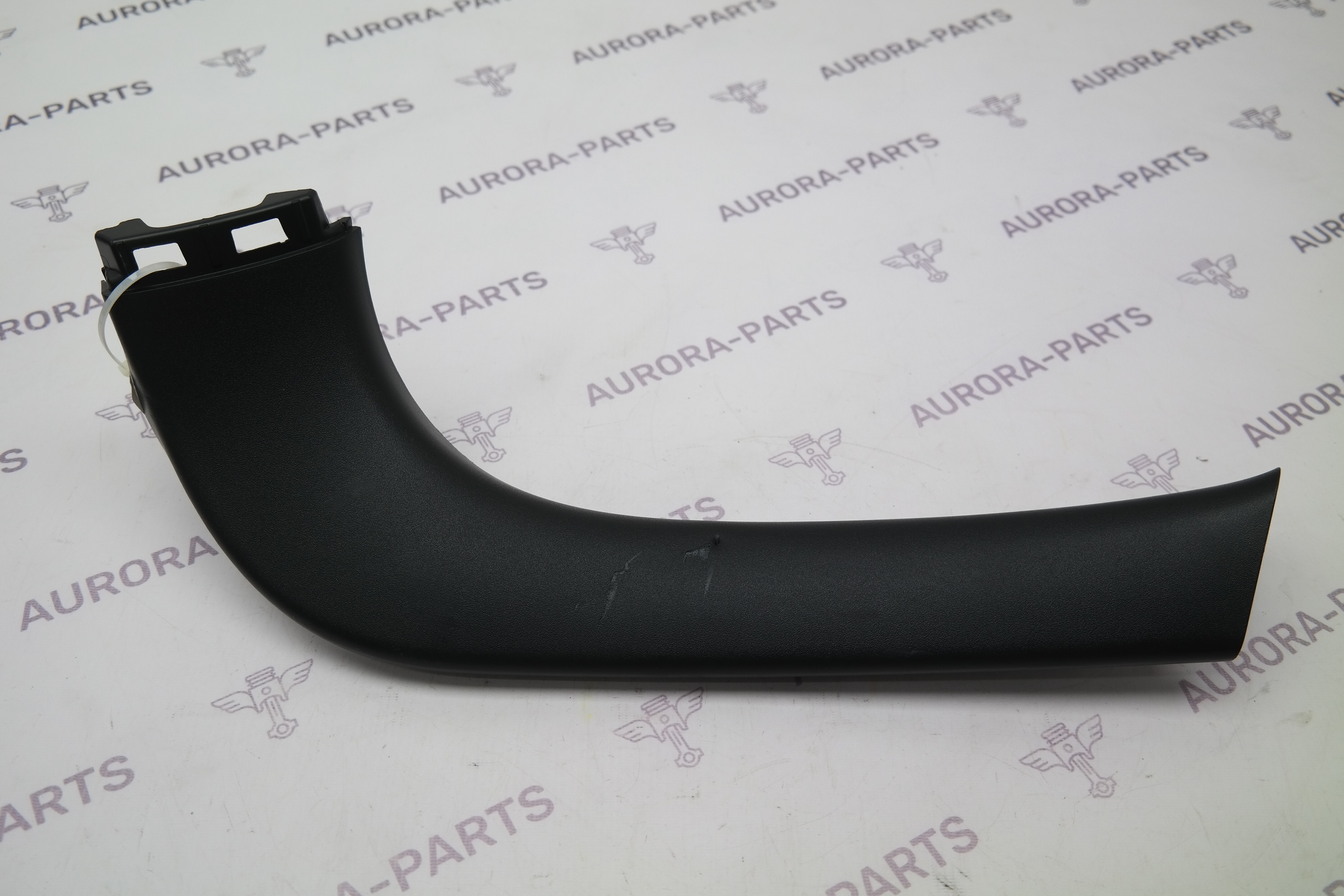 Обшивка крышки багажника RH Lexus RX