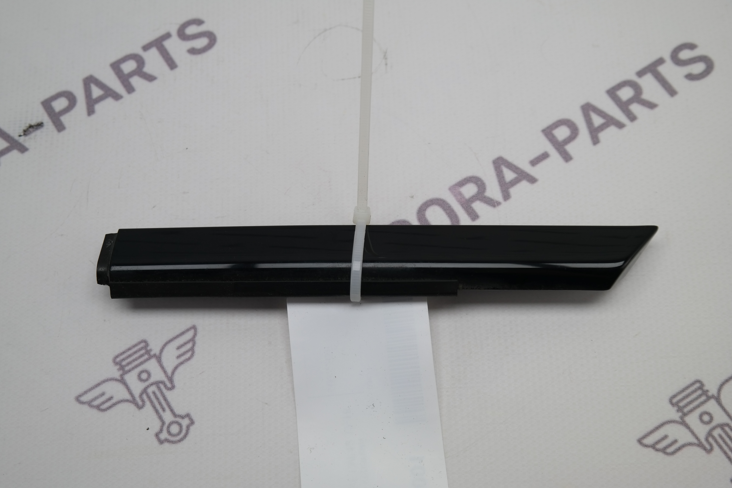 Молдинг шахты короткий снаружи LH BMW 6-Series