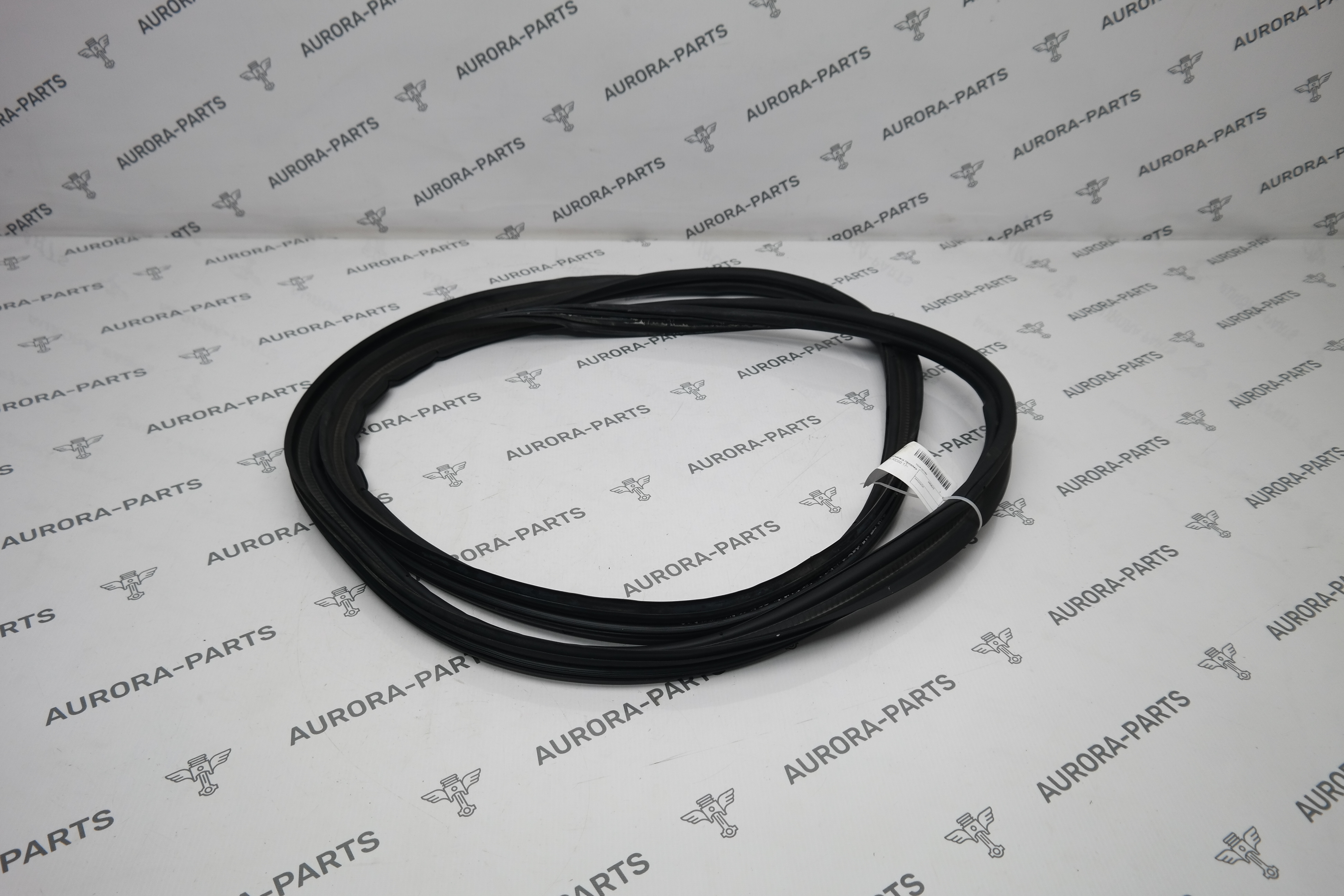 Уплотнительная резинка проема крышки багажника Volvo XC60