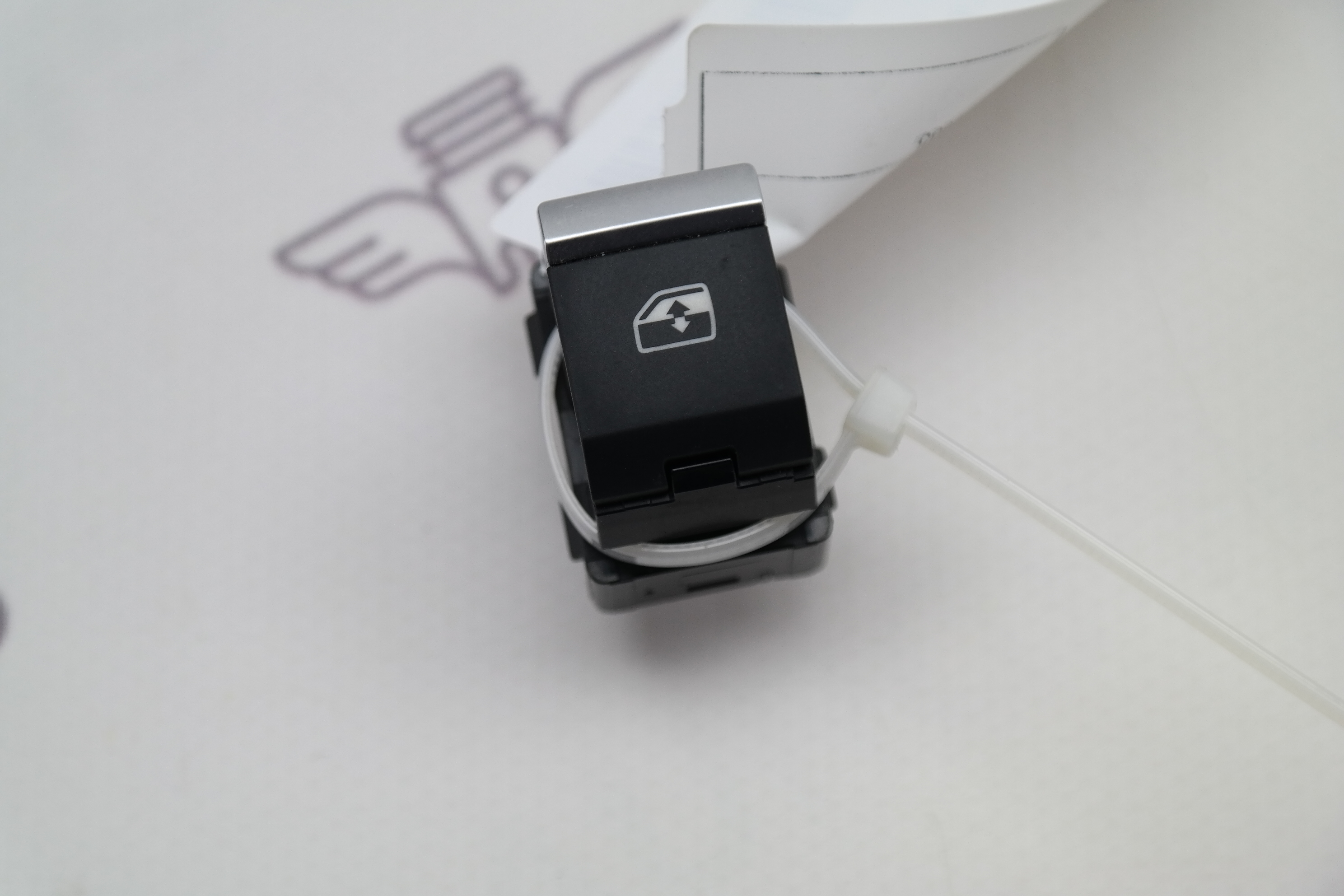Кнопка стеклоподъемника Audi Q5