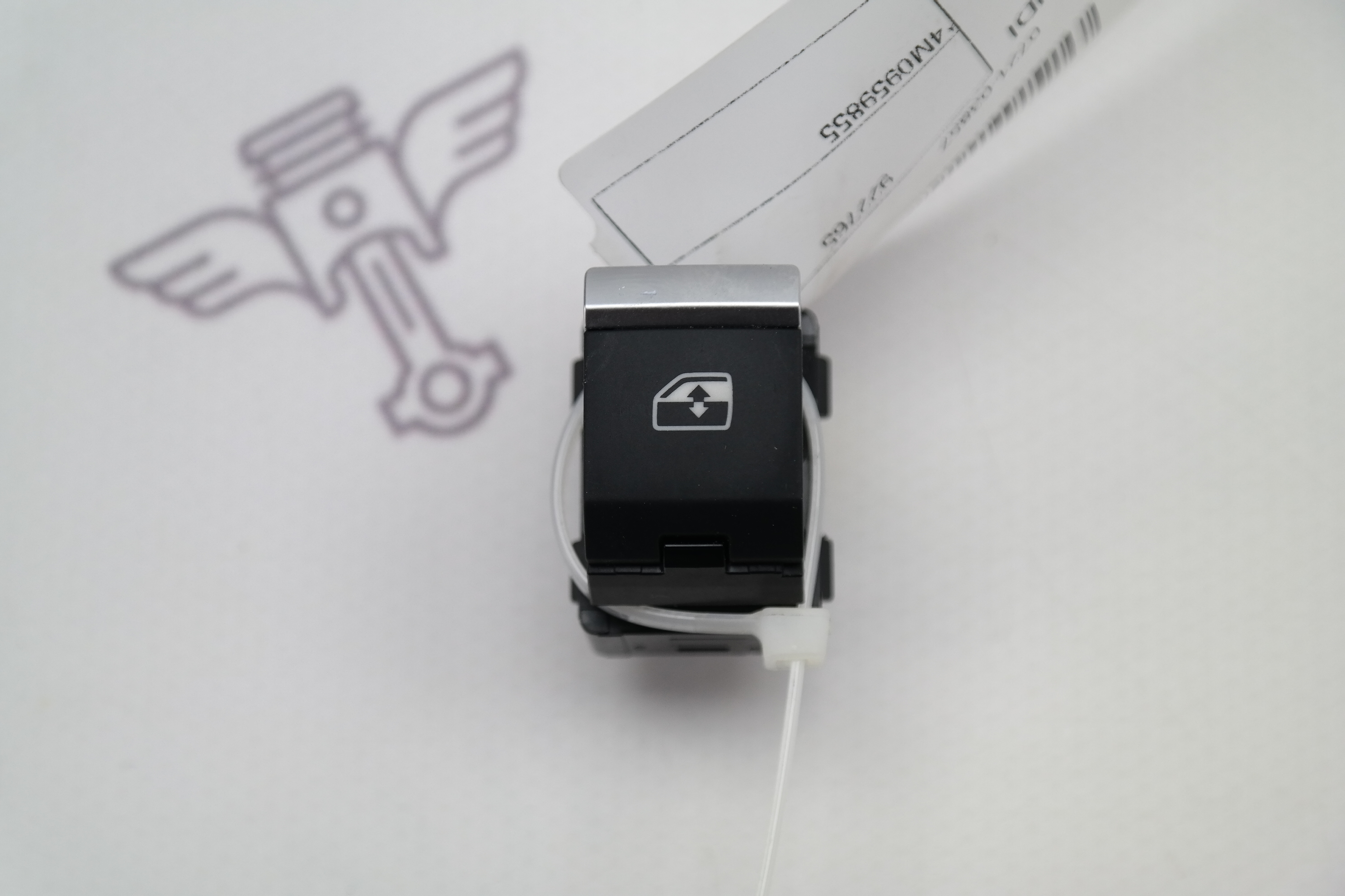 Кнопка стеклоподъемника Audi Q5