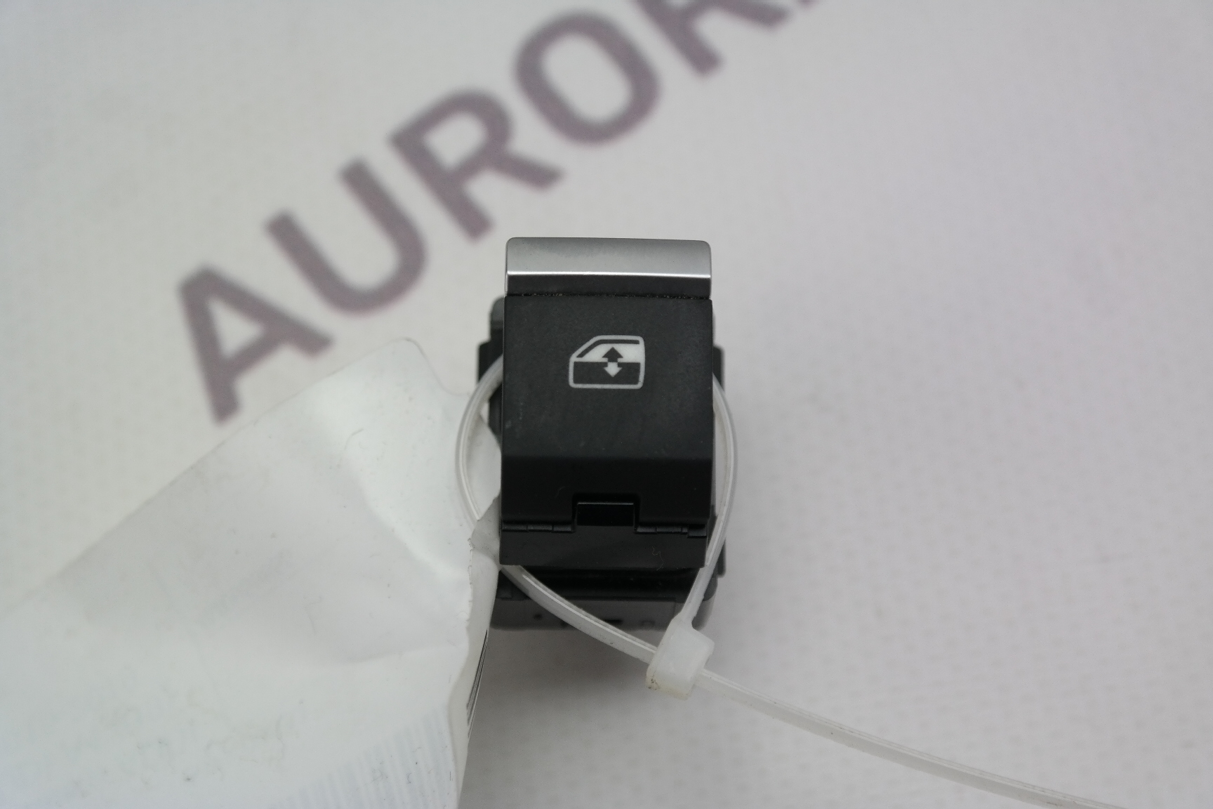 Кнопка стеклоподъемника Audi Q5